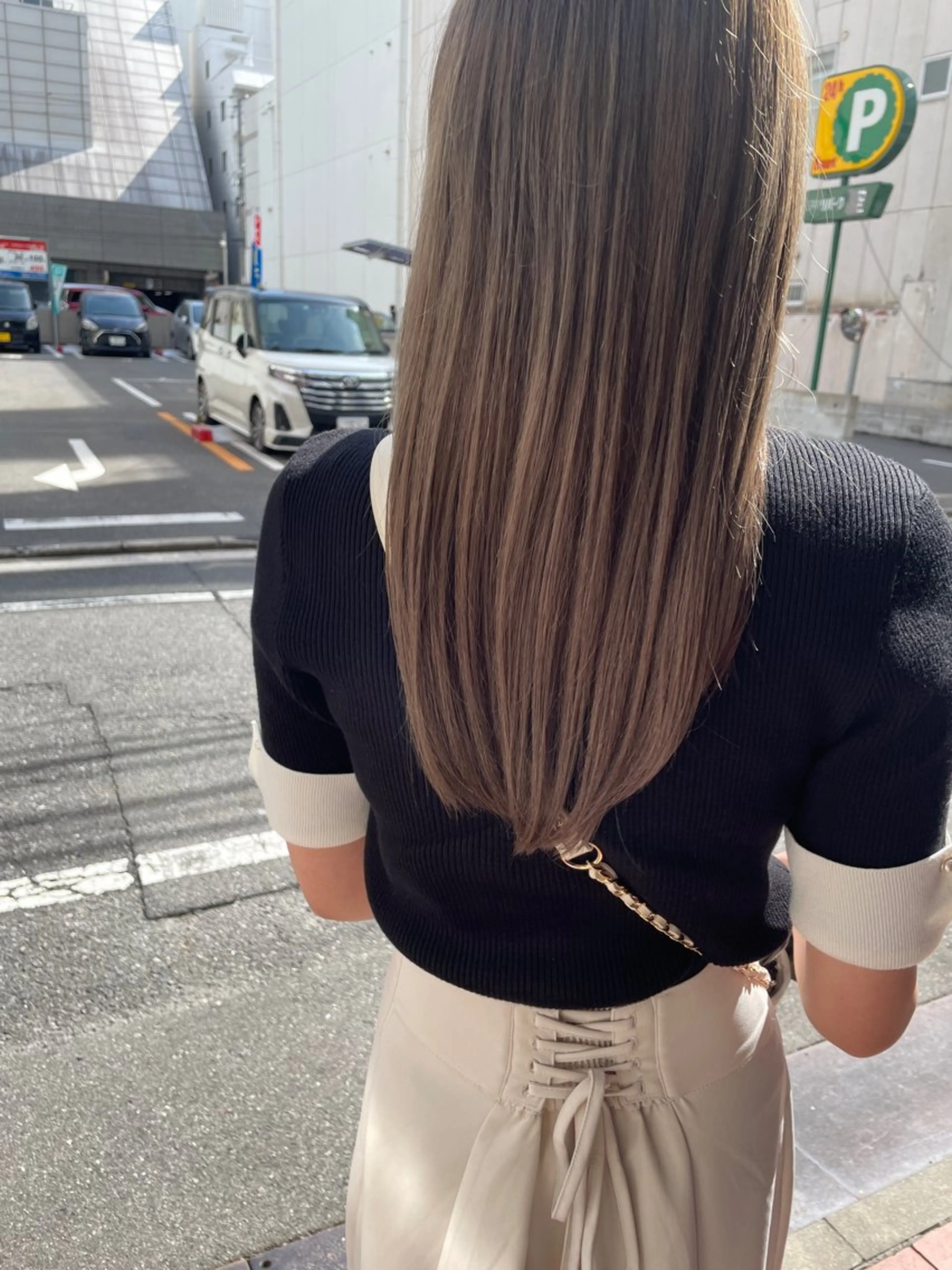 ロング カラー ブリーチ カット ヘアカラー トリートメント さの あやねのヘアスタイル