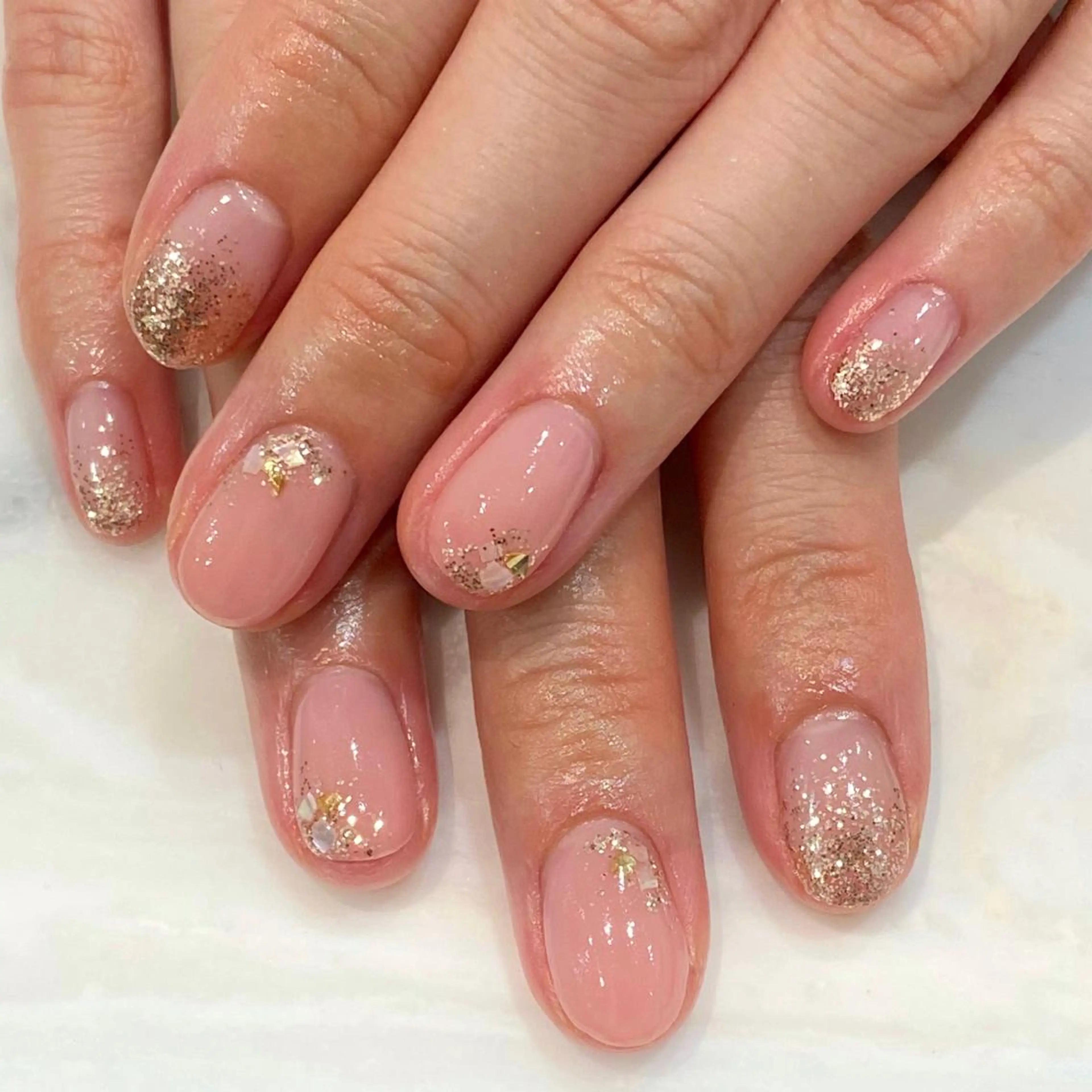 ネイル gluck(グリュック)所属・なかがわ まゆこのネイルデザイン