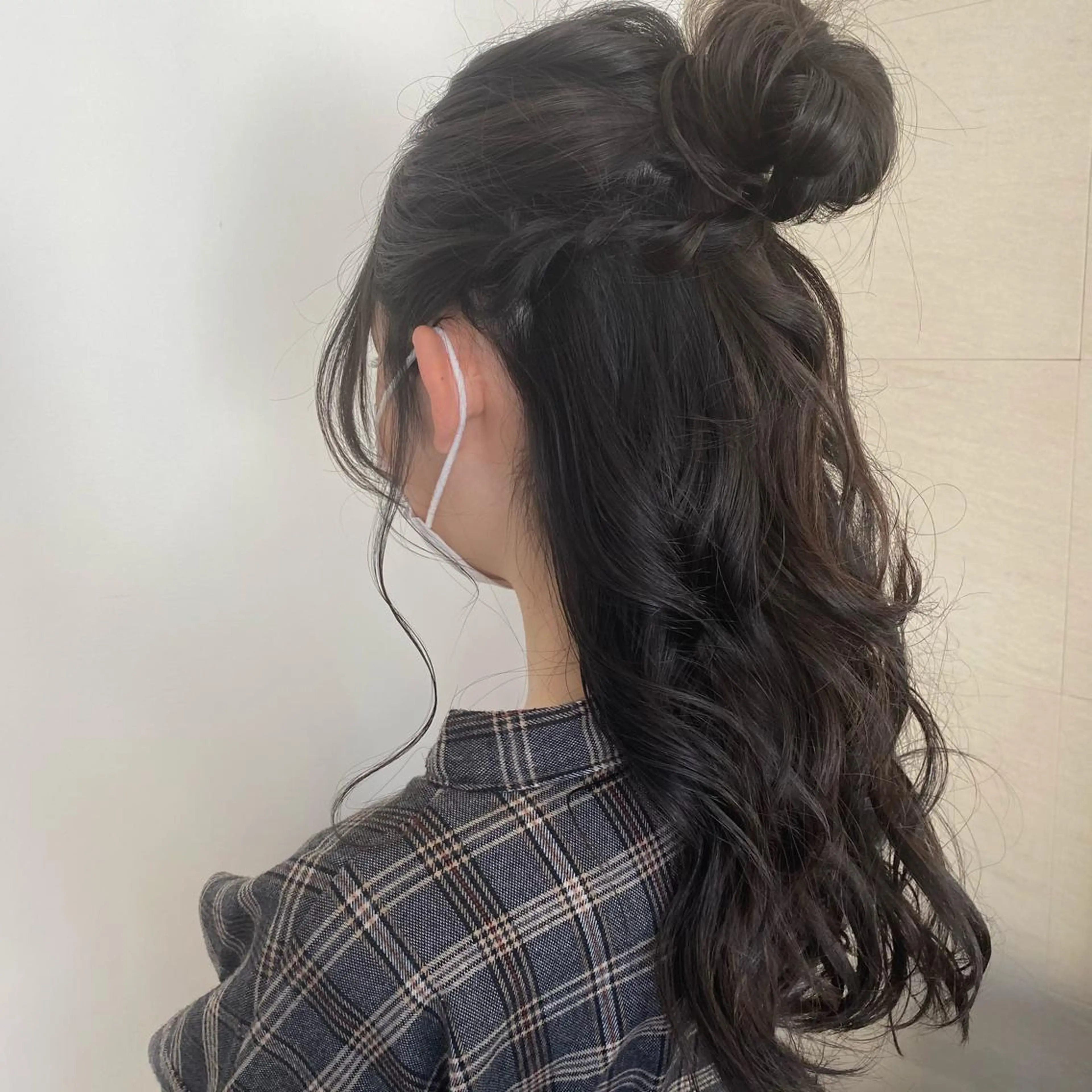 ロング あやめ【顔まわり/レ イヤー/柔らかカラ】のヘアスタイル