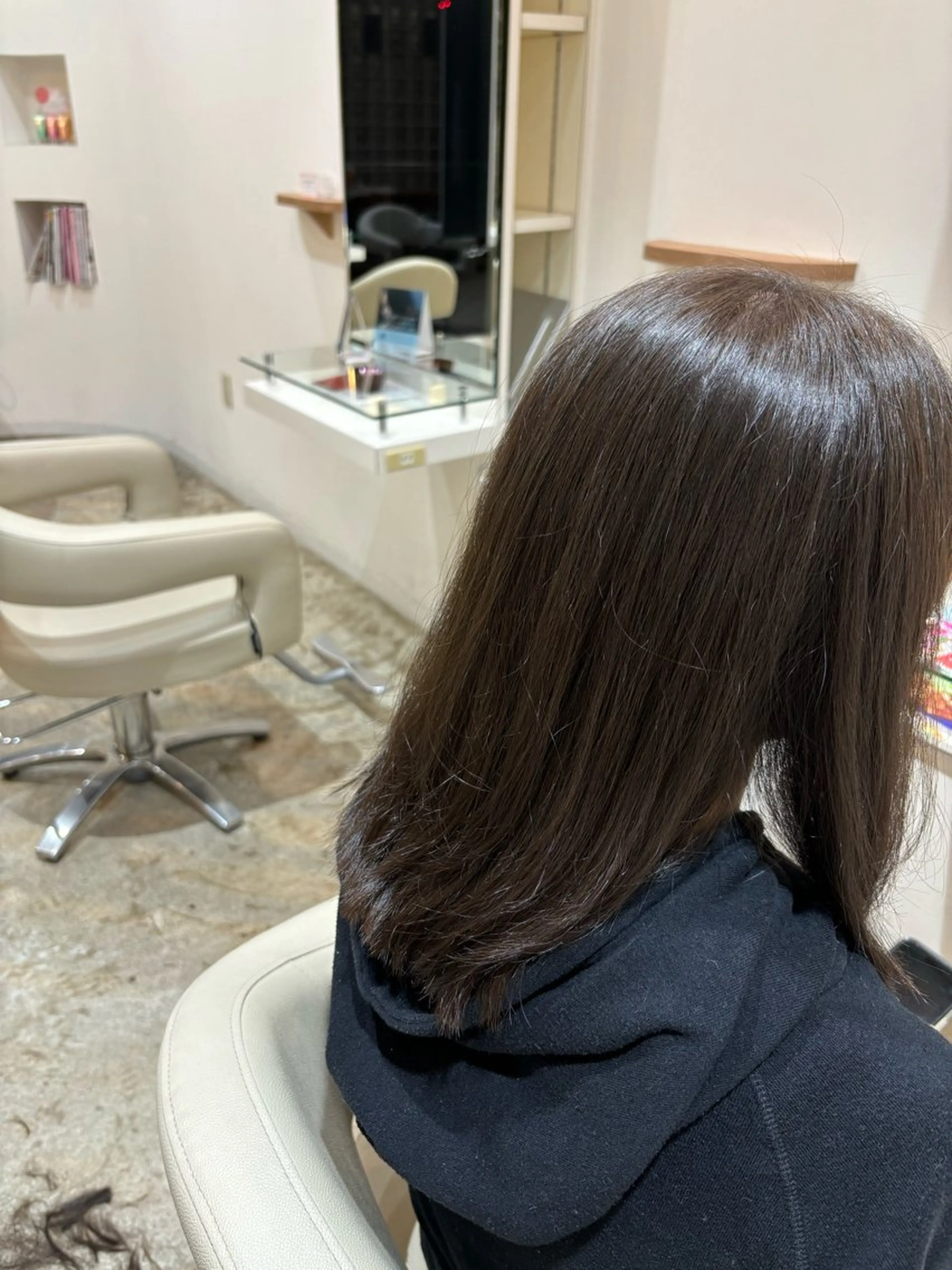 ロング レイヤーカット 佐藤 優里のヘアスタイル