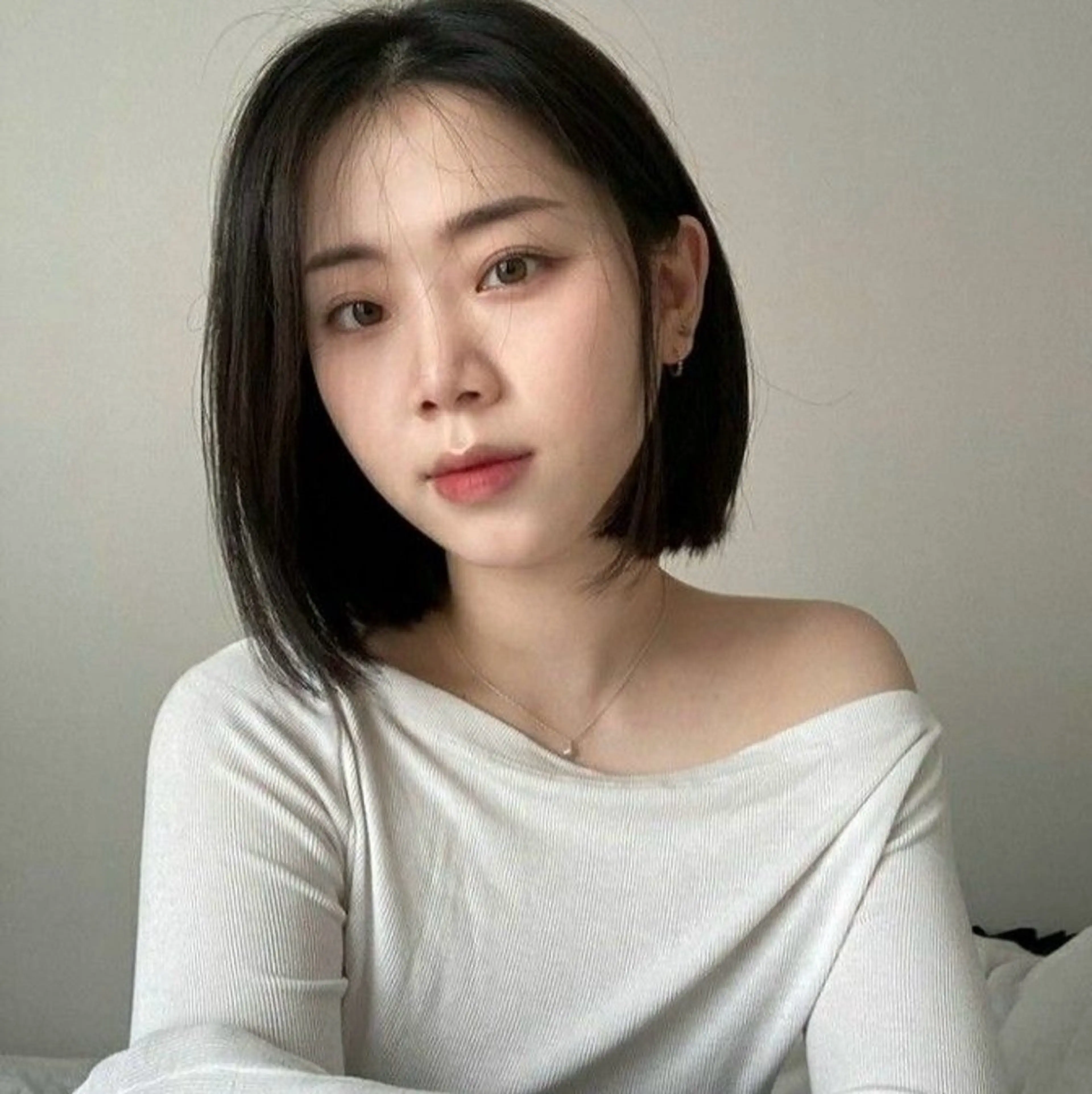 ショート カラー ブリーチ ケアブリーチ 透明感カラー ダブルカラー ブリーチなしカラー nonoka オリーブ/グレージュのヘアスタイル