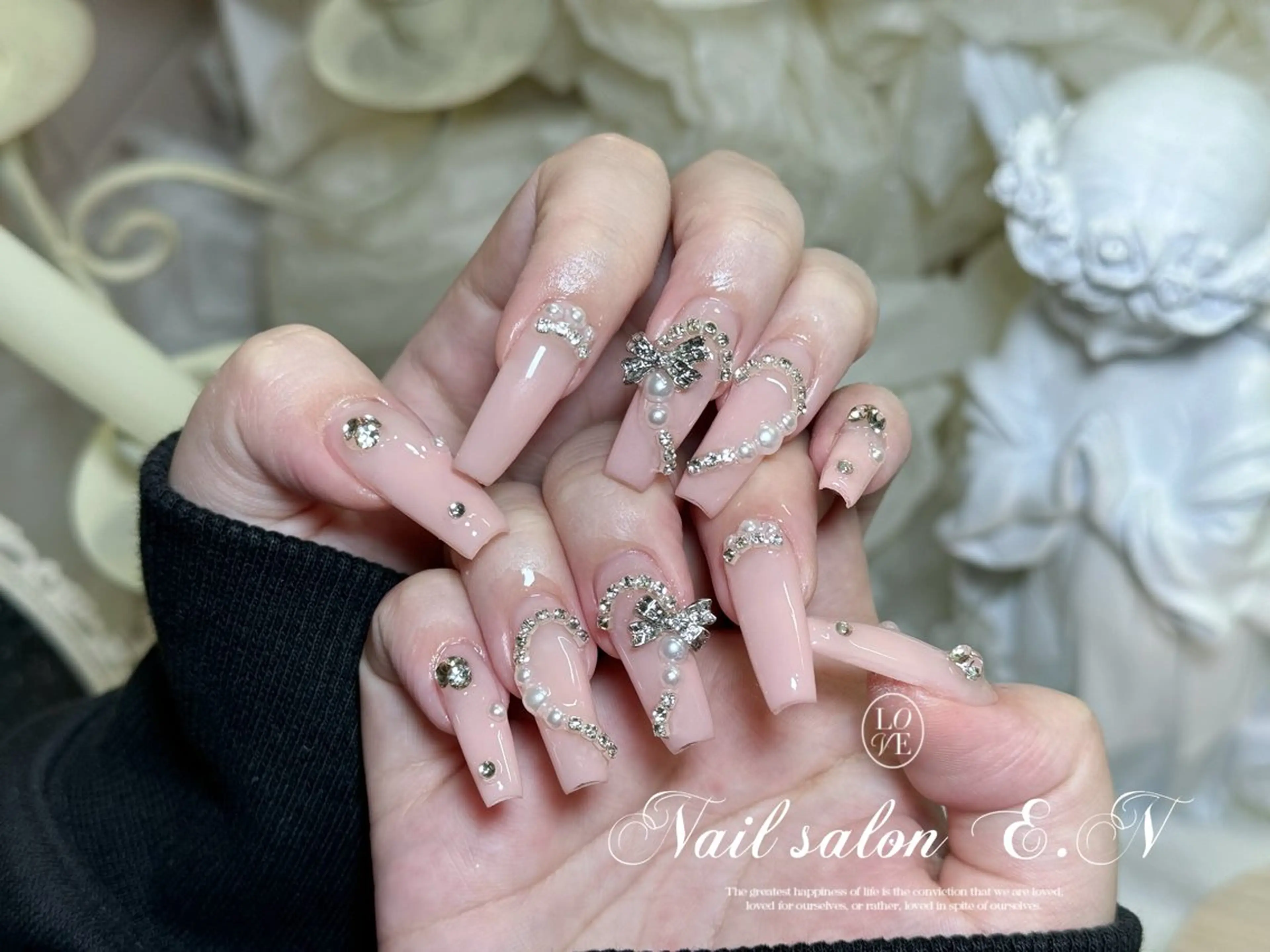 ネイル アートネイル オーロラネイル ガーリー キラキラネイル 韓国ネイル ハンドネイル E.N🦋 長さ出し/持ち込みのネイルデザイン