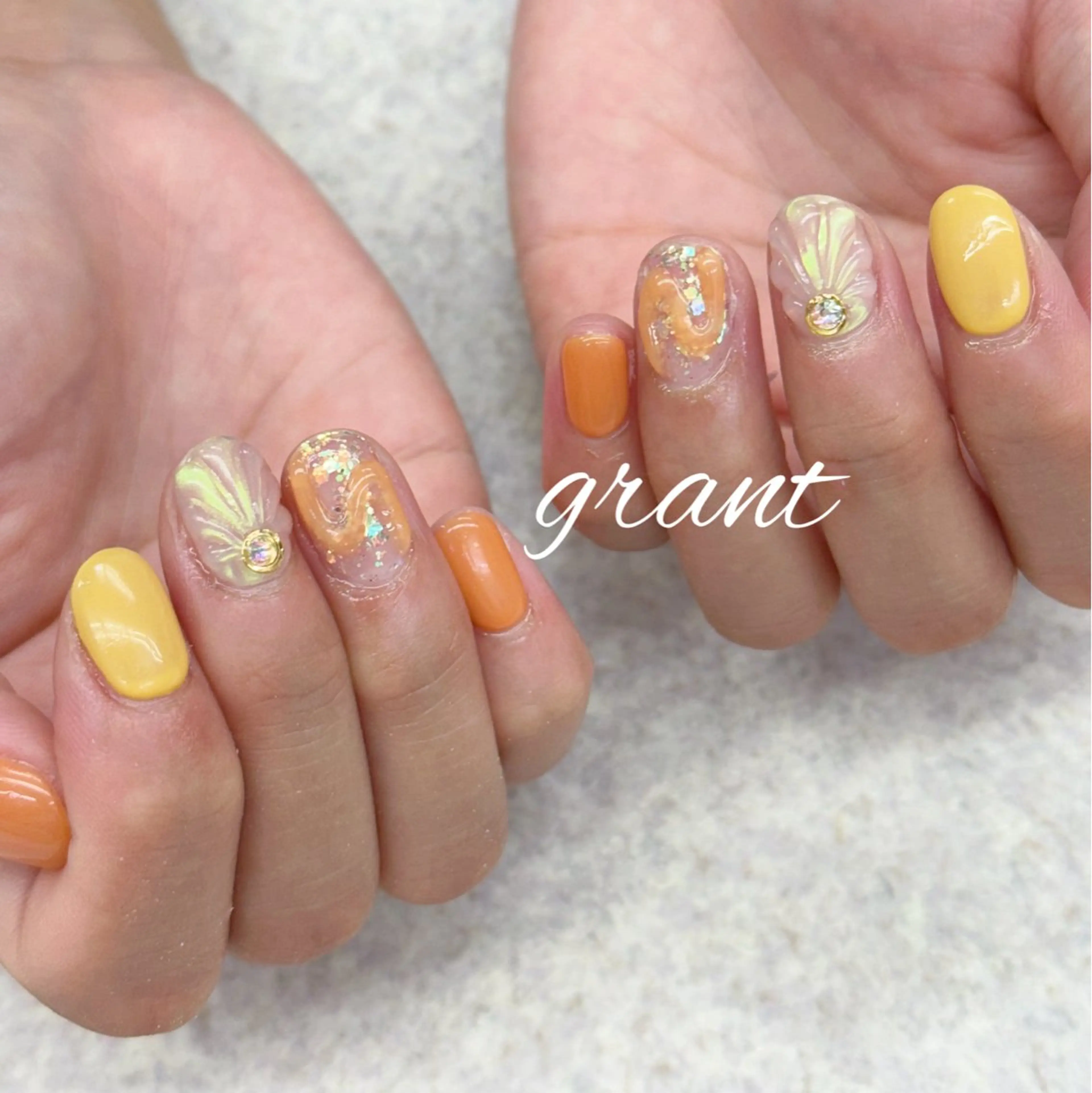 ネイル キラキラネイル 夏ネイル ハンドネイル nail salon grant所属・nailsalon grantのネイルデザイン