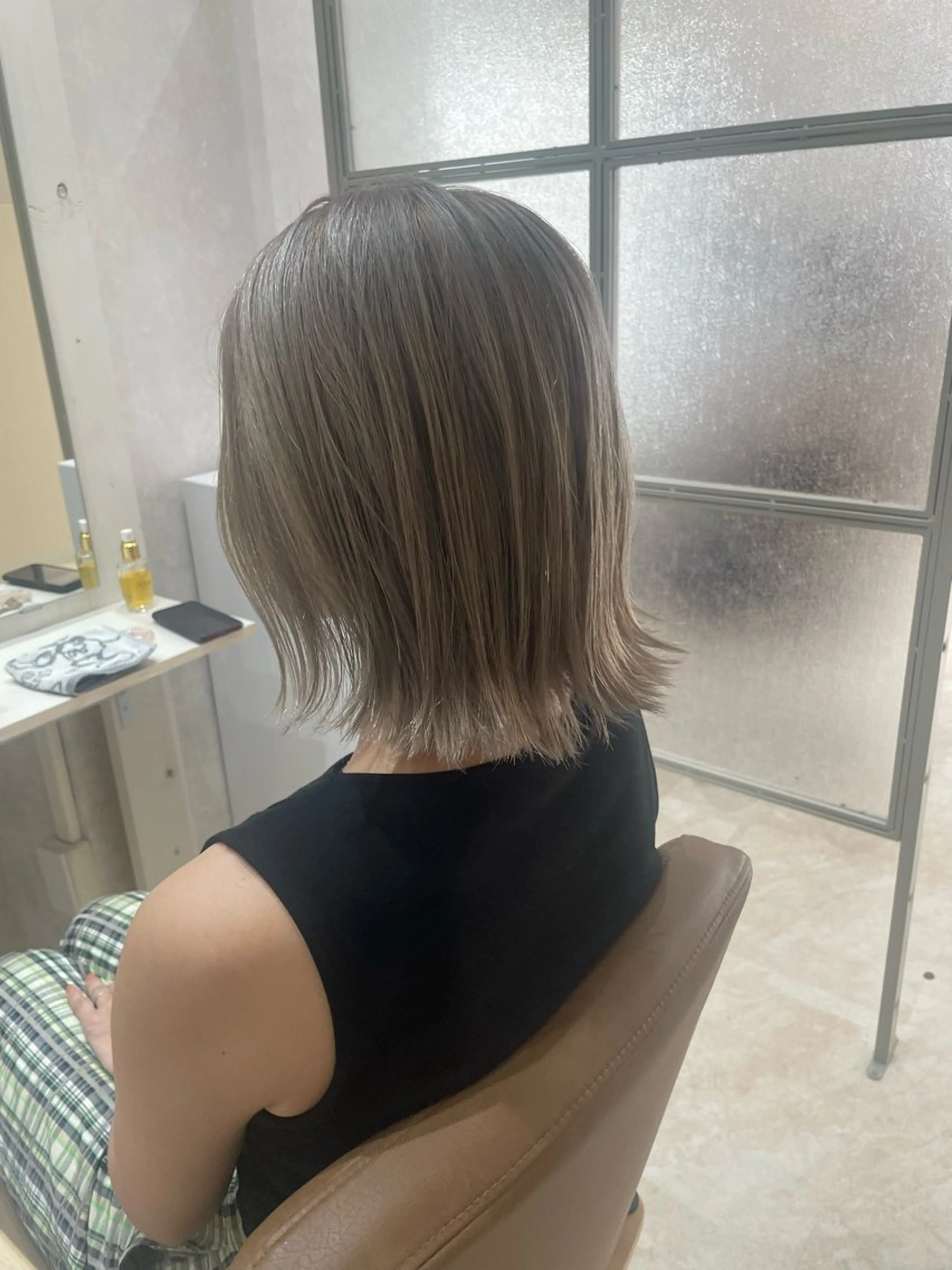 ミディアム カラー ブロンド ホワイトブロンド ヘアカラー トリートメント 〘 ROSSO〙 yunonのヘアスタイル