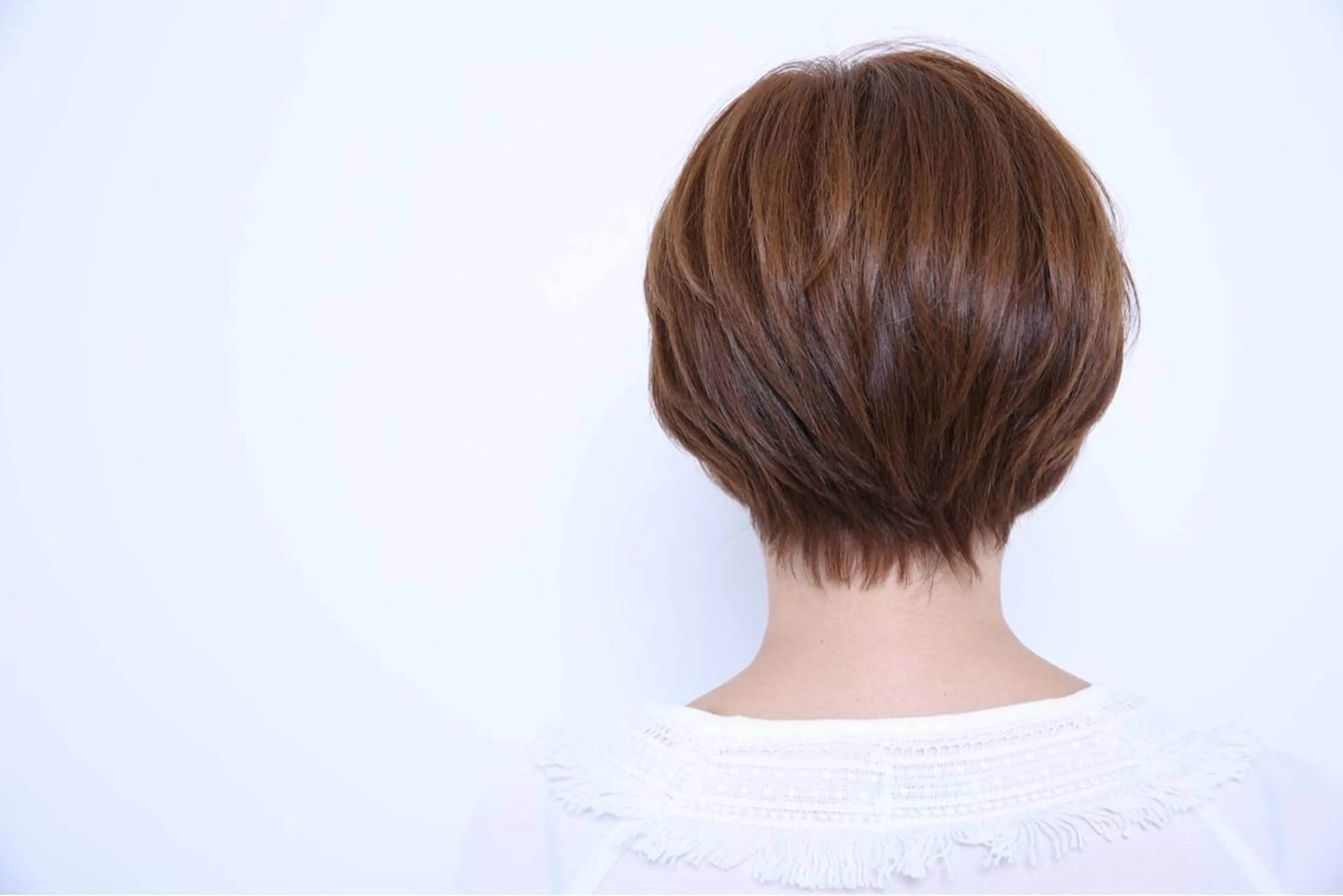 ショート ブリーチなしダブル/ レイヤーカット 小棹のヘアスタイル