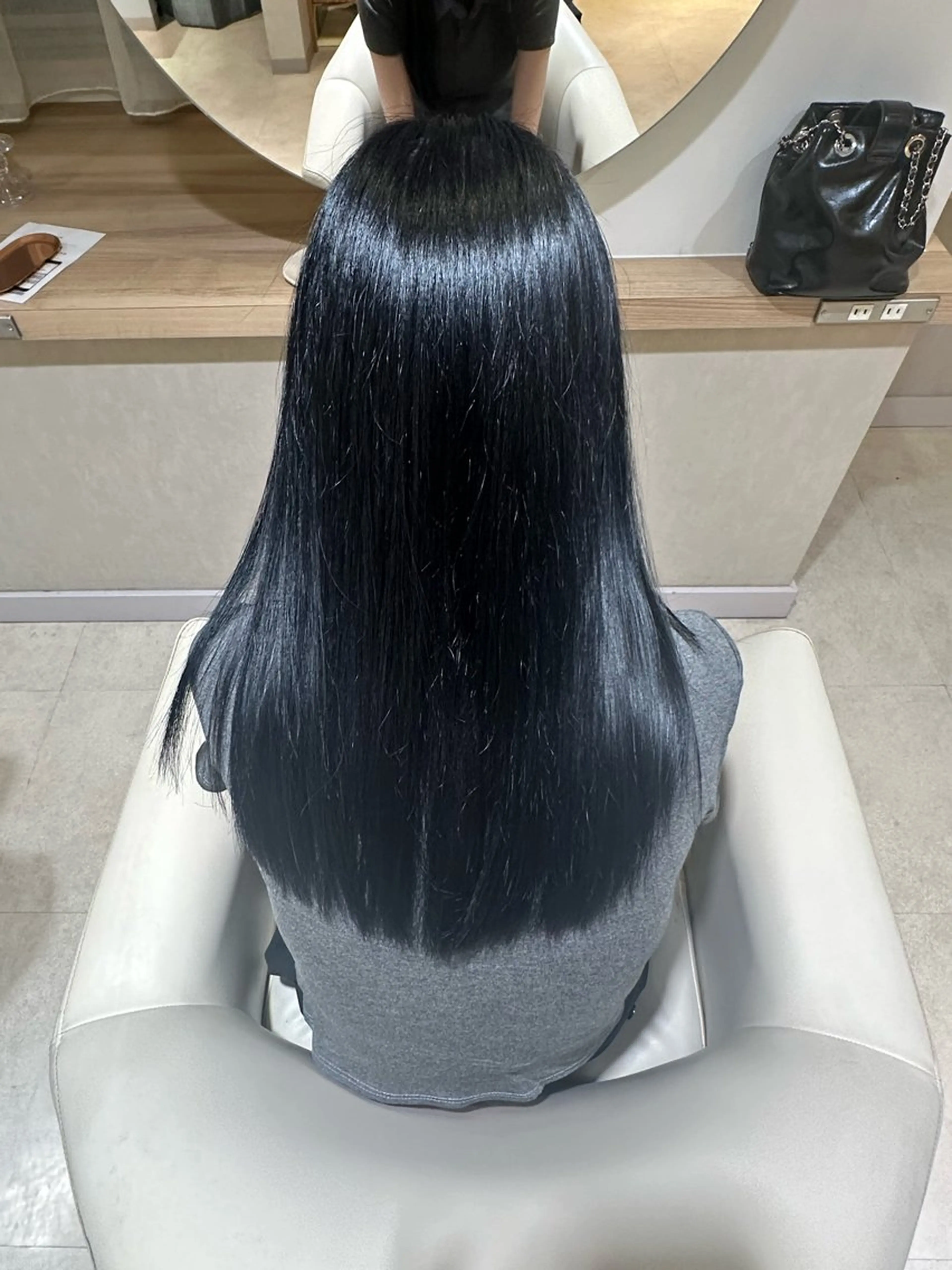 【土日限定】🐰🫧ブリーチなしワンカラー +Aujuaベーシックトリートメント🫧🐰の写真