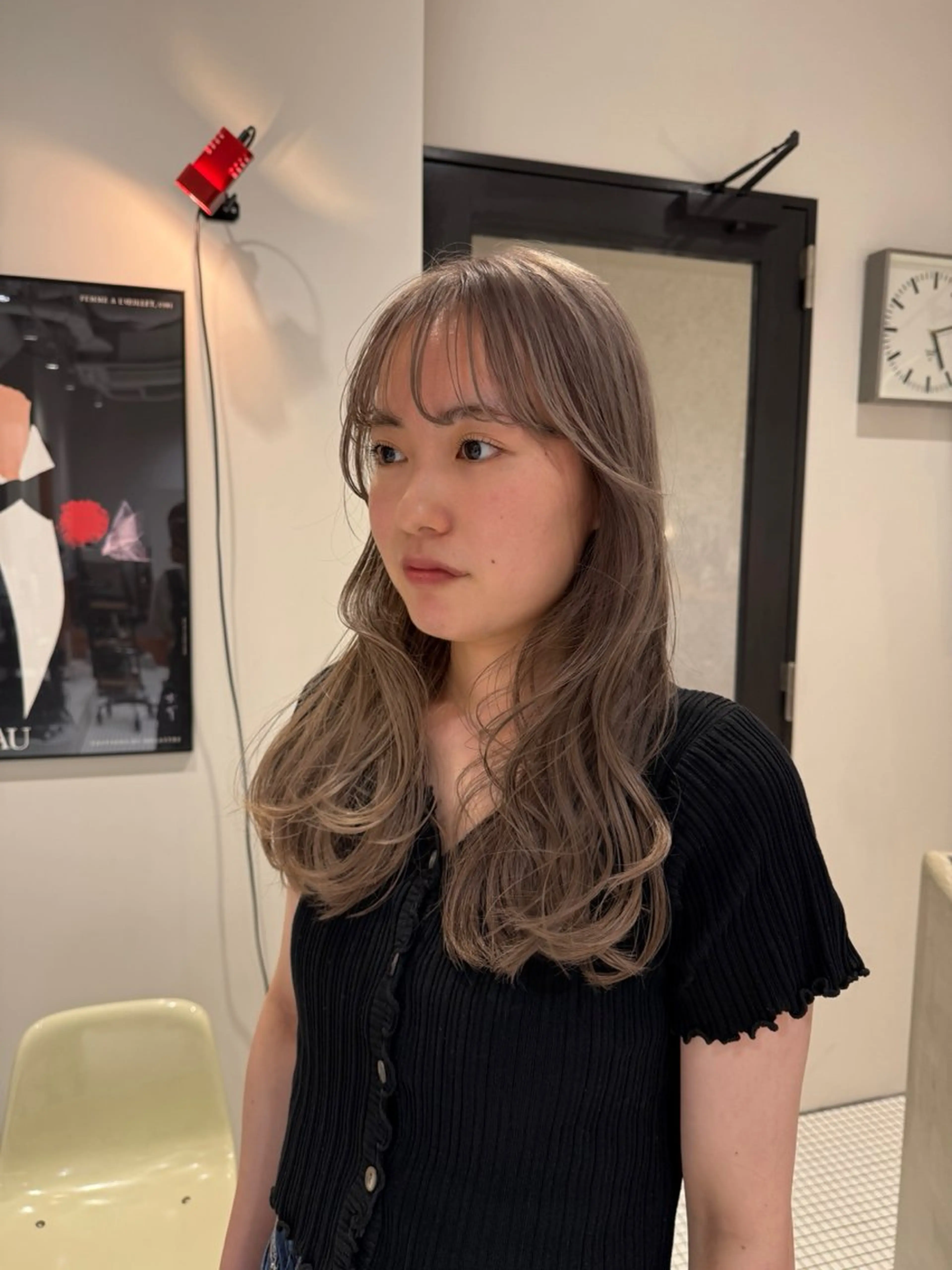 セミロング カラー ベージュカラー ホワイトベージュ カット ヘアカラー トリートメント コノカ/暖色カラー/ 透明感カラーのヘアスタイル