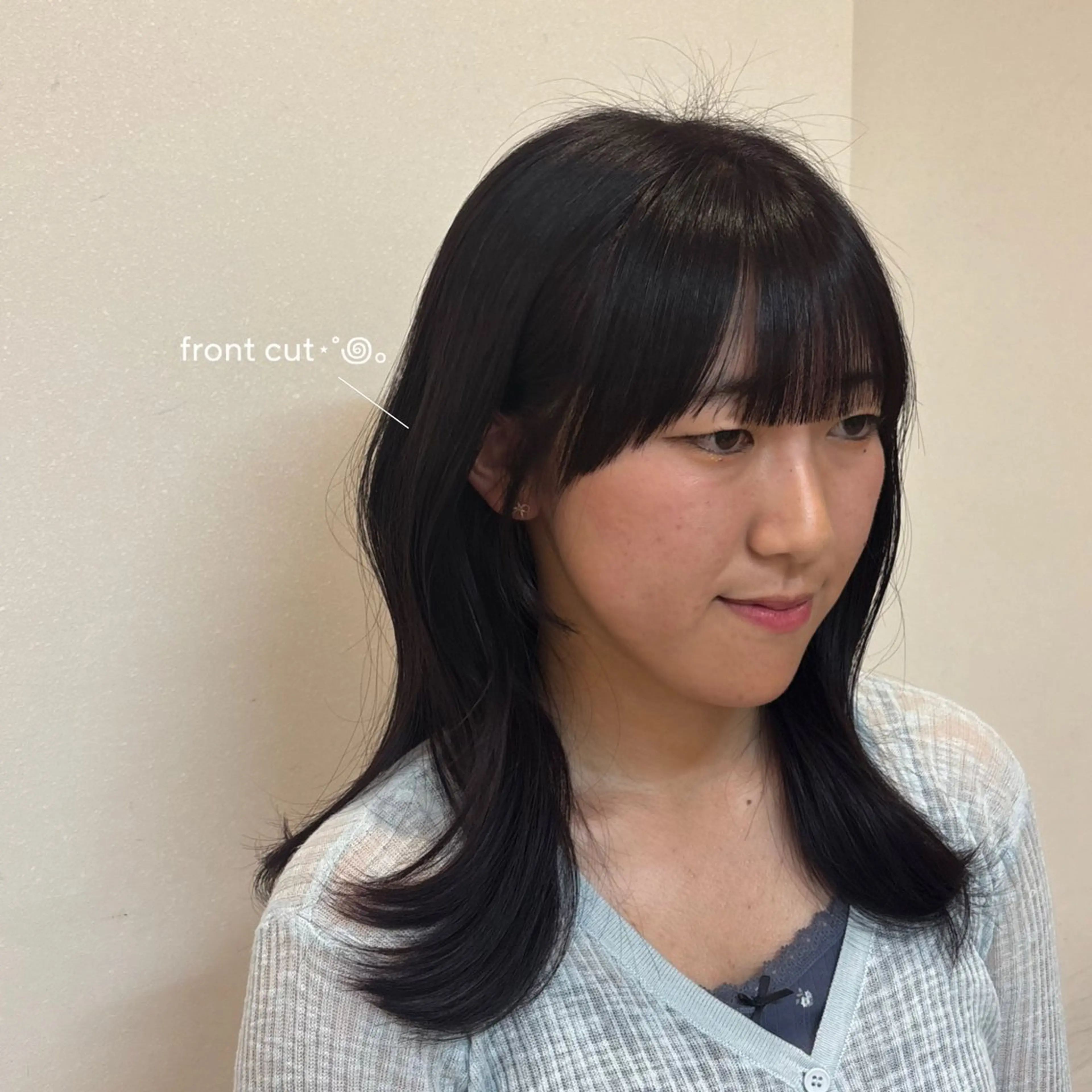 セミロング 顔周りカット 🩶透明感カラー🩶 ミズキのヘアスタイル