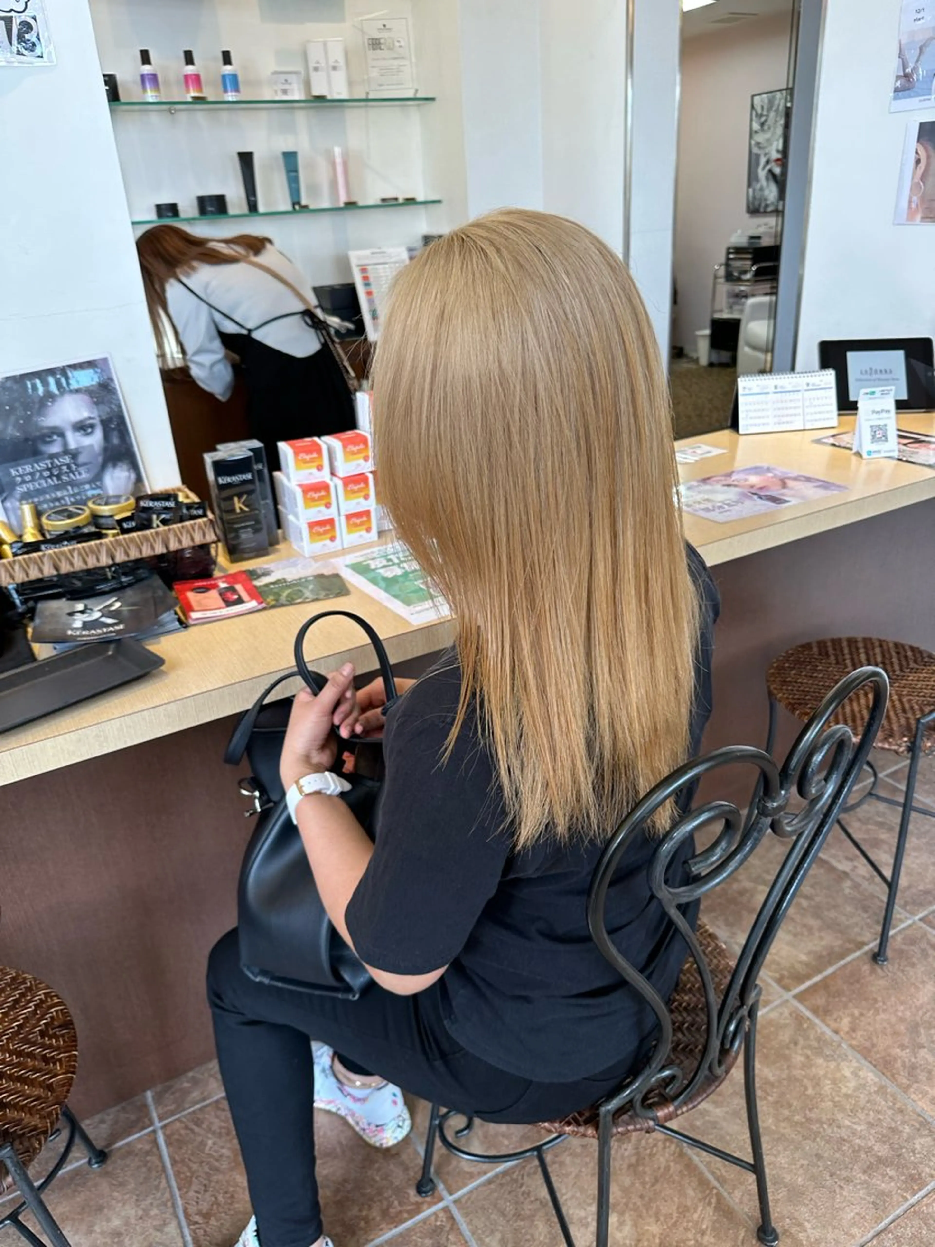 セミロング カラー ヘアカラー トリートメント ダメージレスブリーチ HIROSHIのヘアスタイル