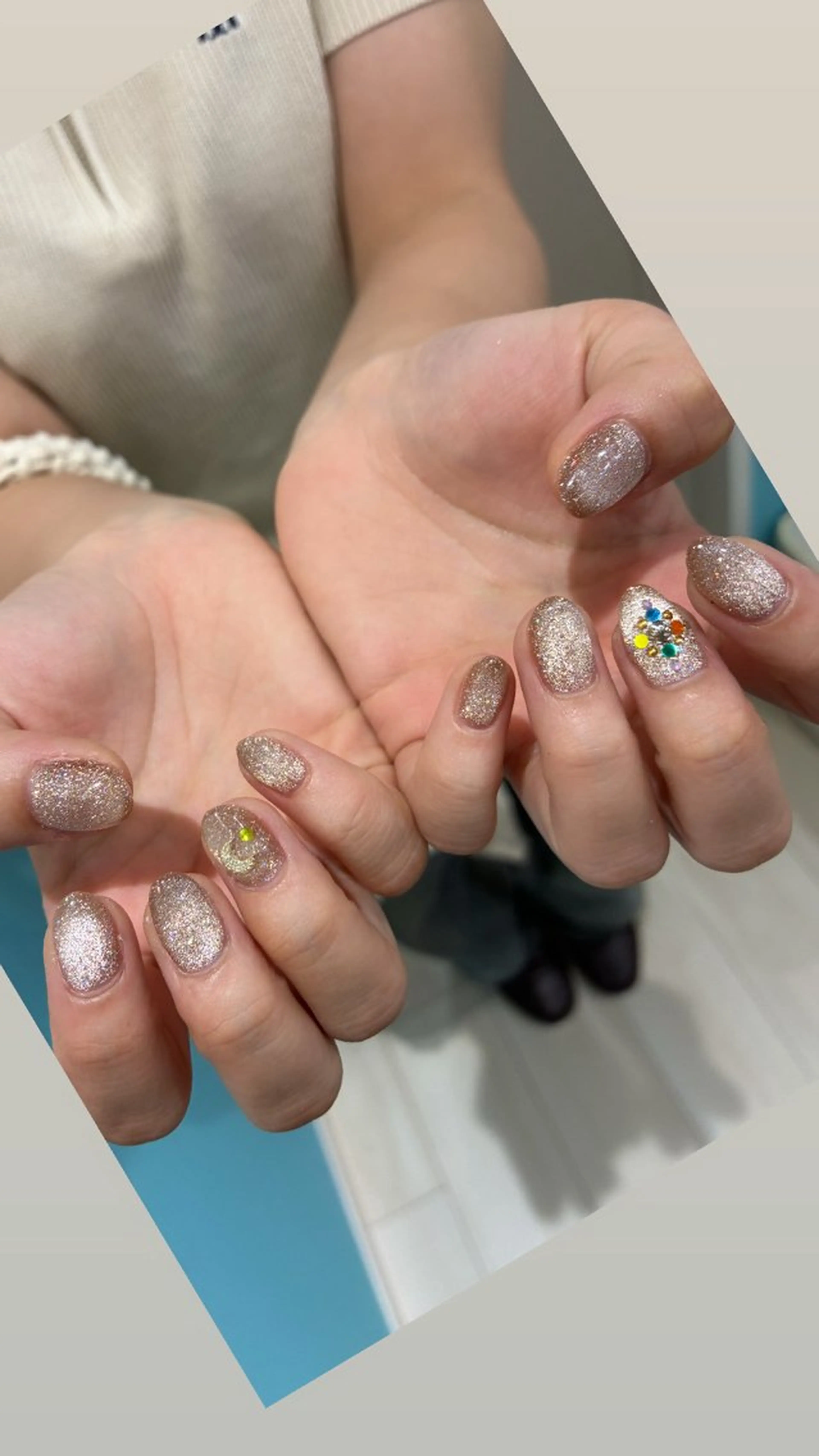 ネイル フラッシュネイル ガーリー マグネットネイル 持ち込み ハンドネイル 13日3980円‼️ マグもデザインも◎のネイルデザイン