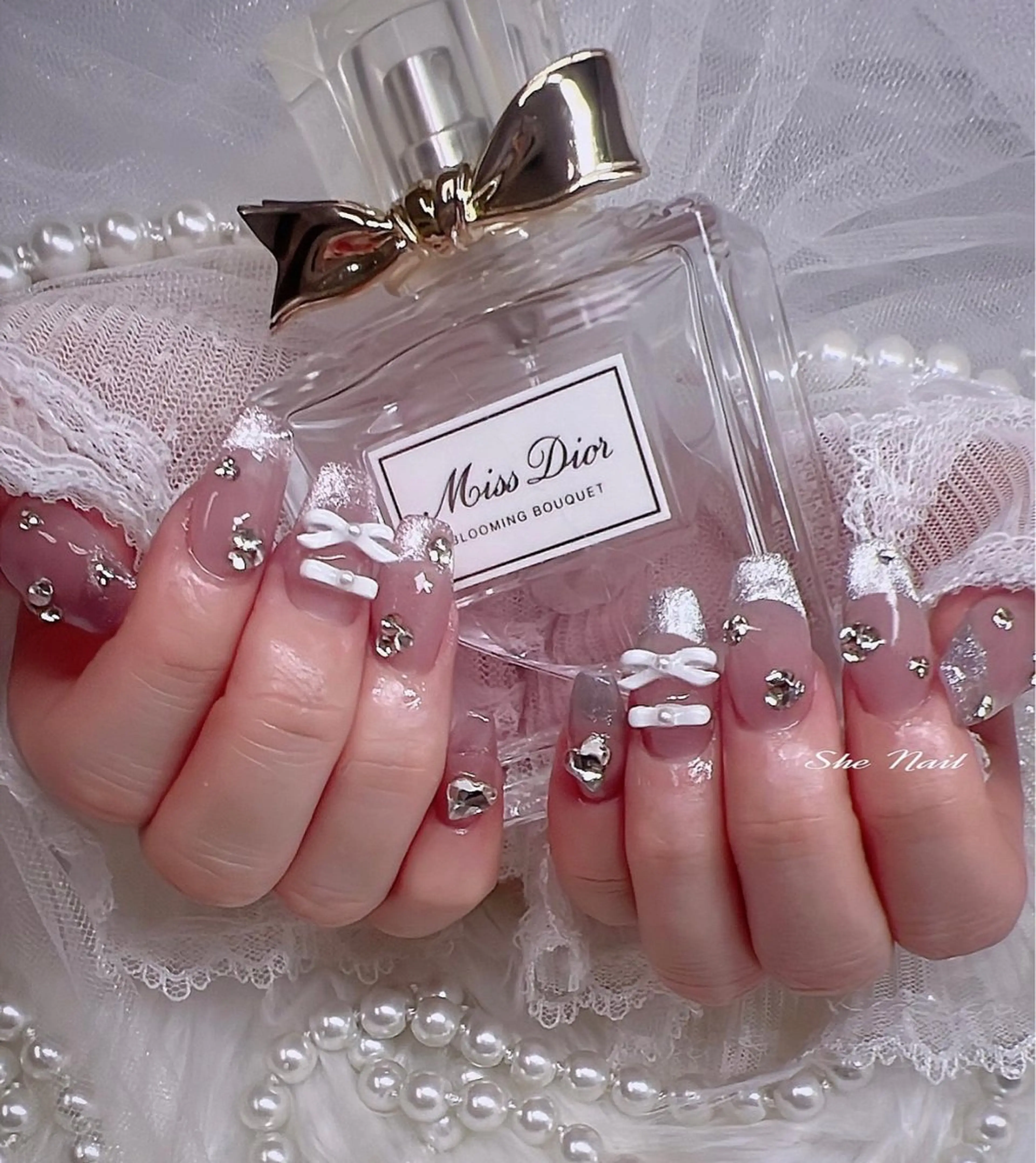 ネイル チークネイル 長さ出し フレンチネイル ガラスフレンチ マグネットネイル She   Nail所属・ISA_ BELLAのネイルデザイン