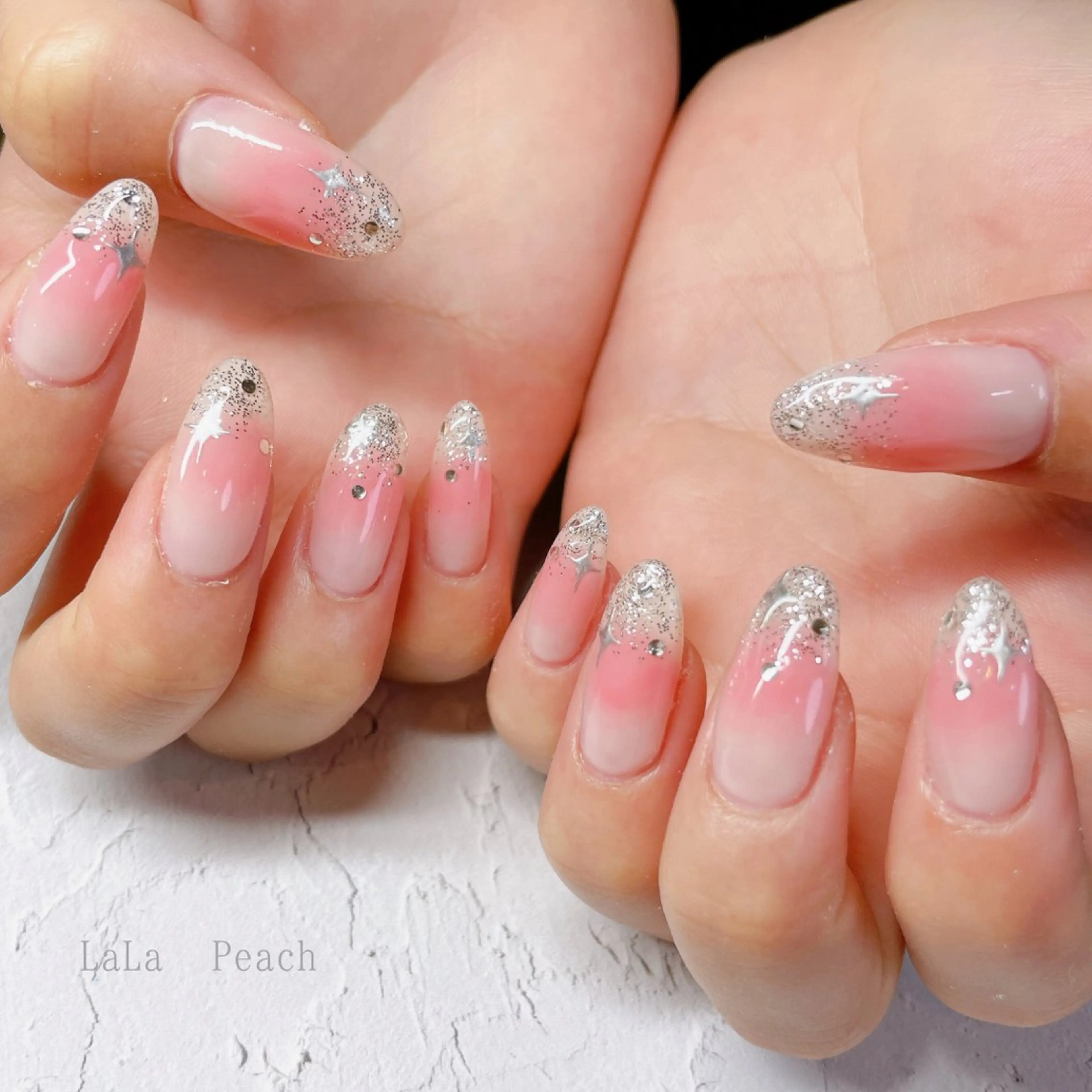 ネイル チークネイル ジェルネイル グラデーション ハンドネイル LaLa Peach 福岡のマツエク・マツパデザイン