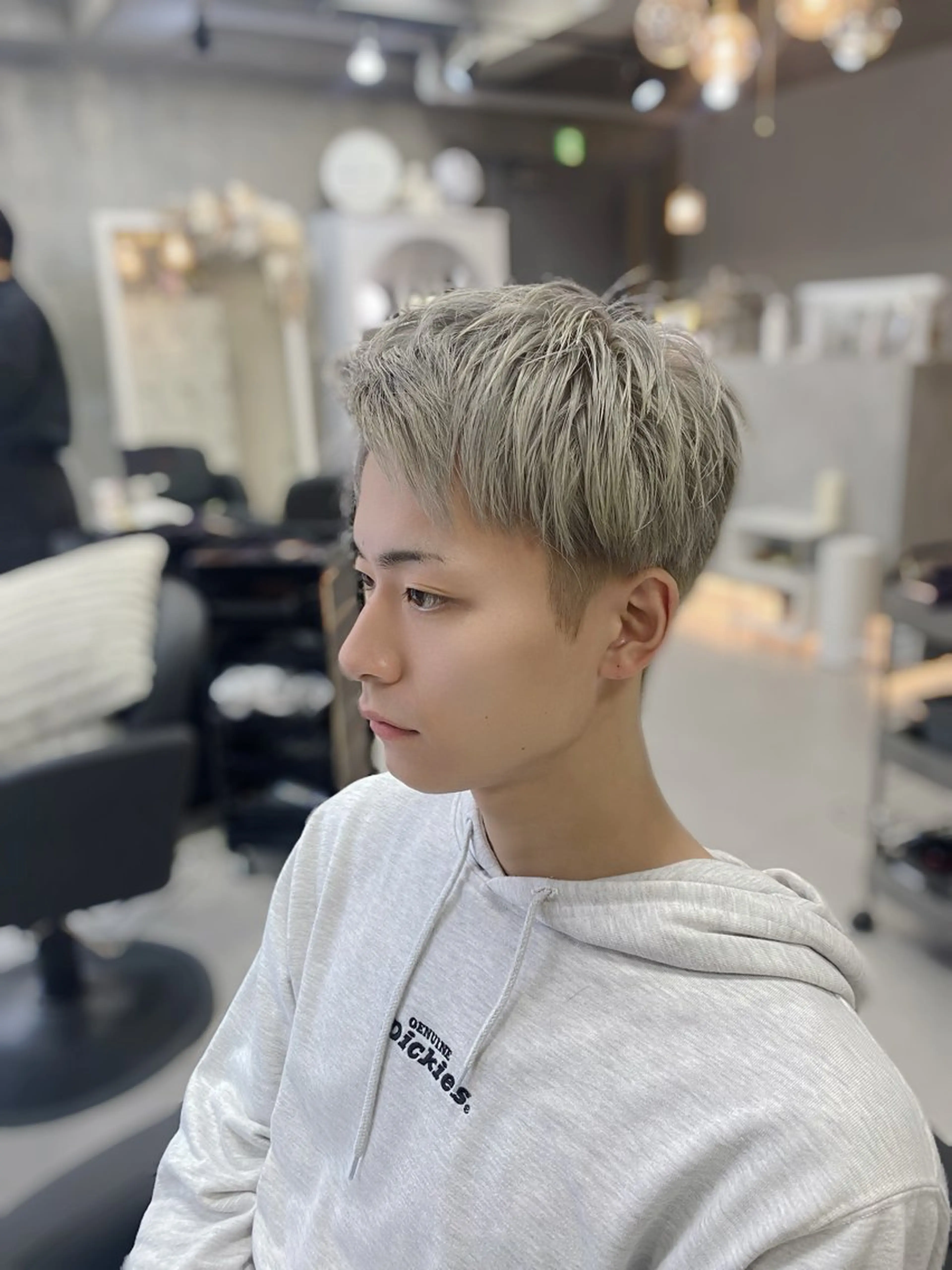 カラー メンズ メンズブリーチ ブリーチ シルバー ホワイトシルバー ‎XELM高崎‎‎‎ ‎‎🤍Kyoka‎のヘアスタイル