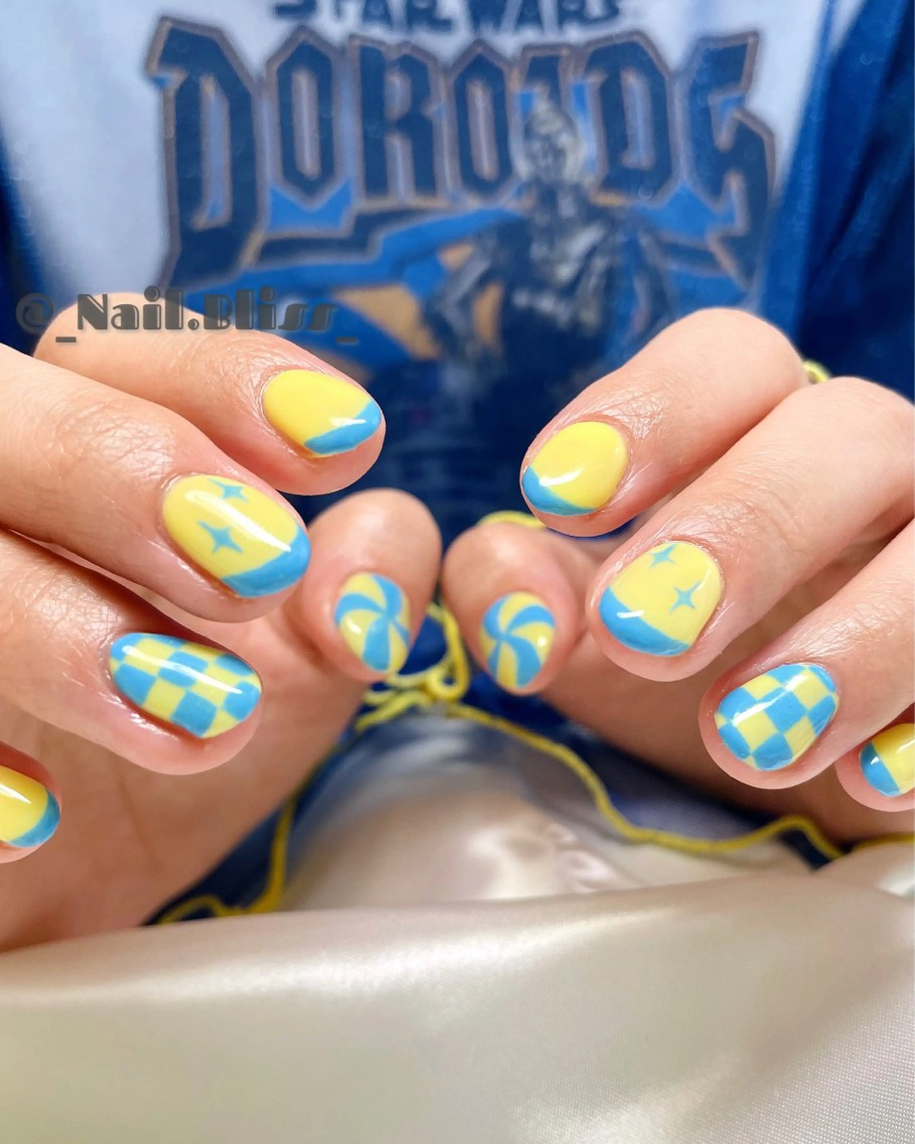 ネイル 水色 持ち込み 黄色 ハンドネイル NAIL BLISSのネイルデザイン