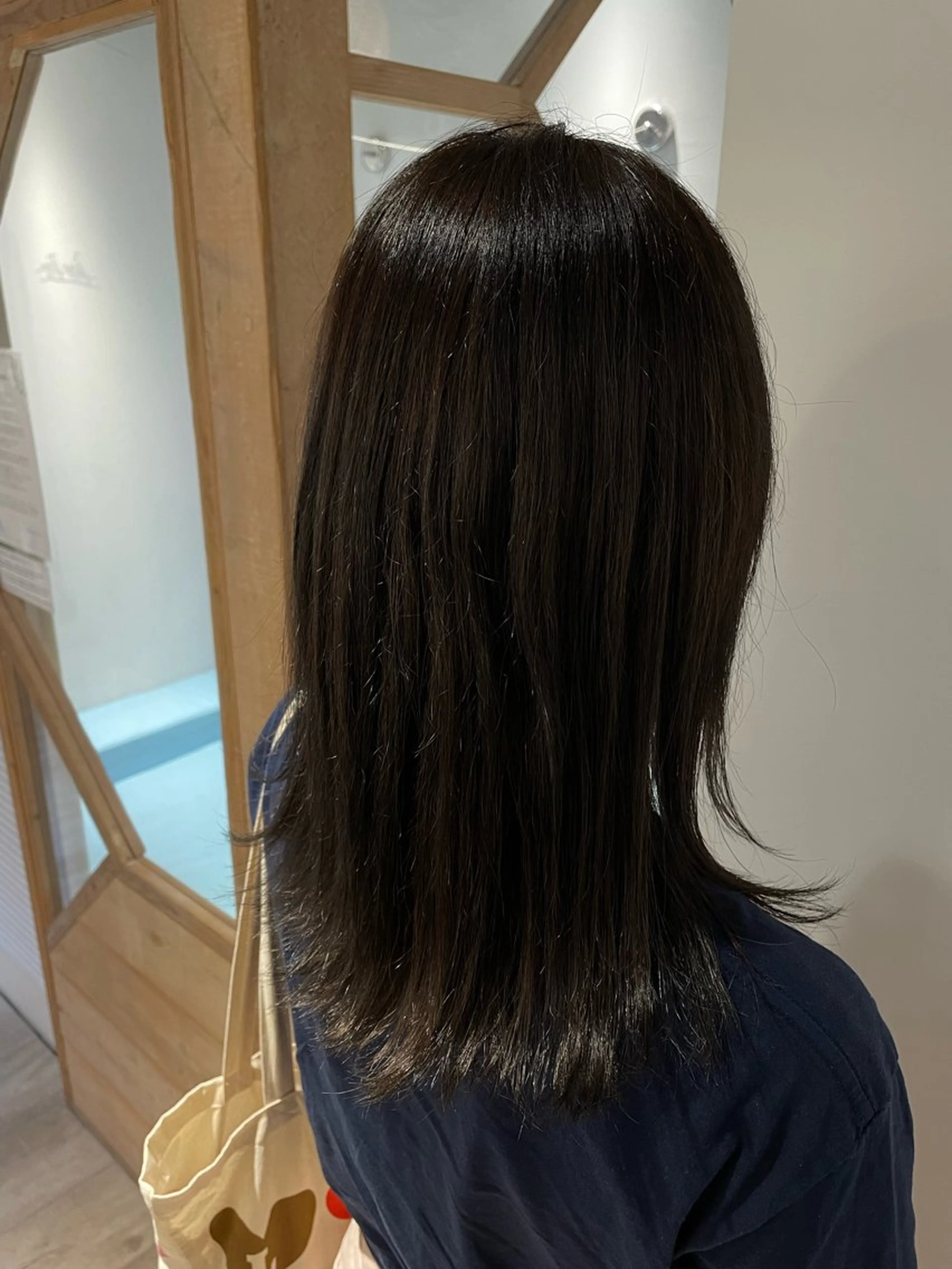 カラー ふくだももこ🍑 すっきりショートのヘアスタイル