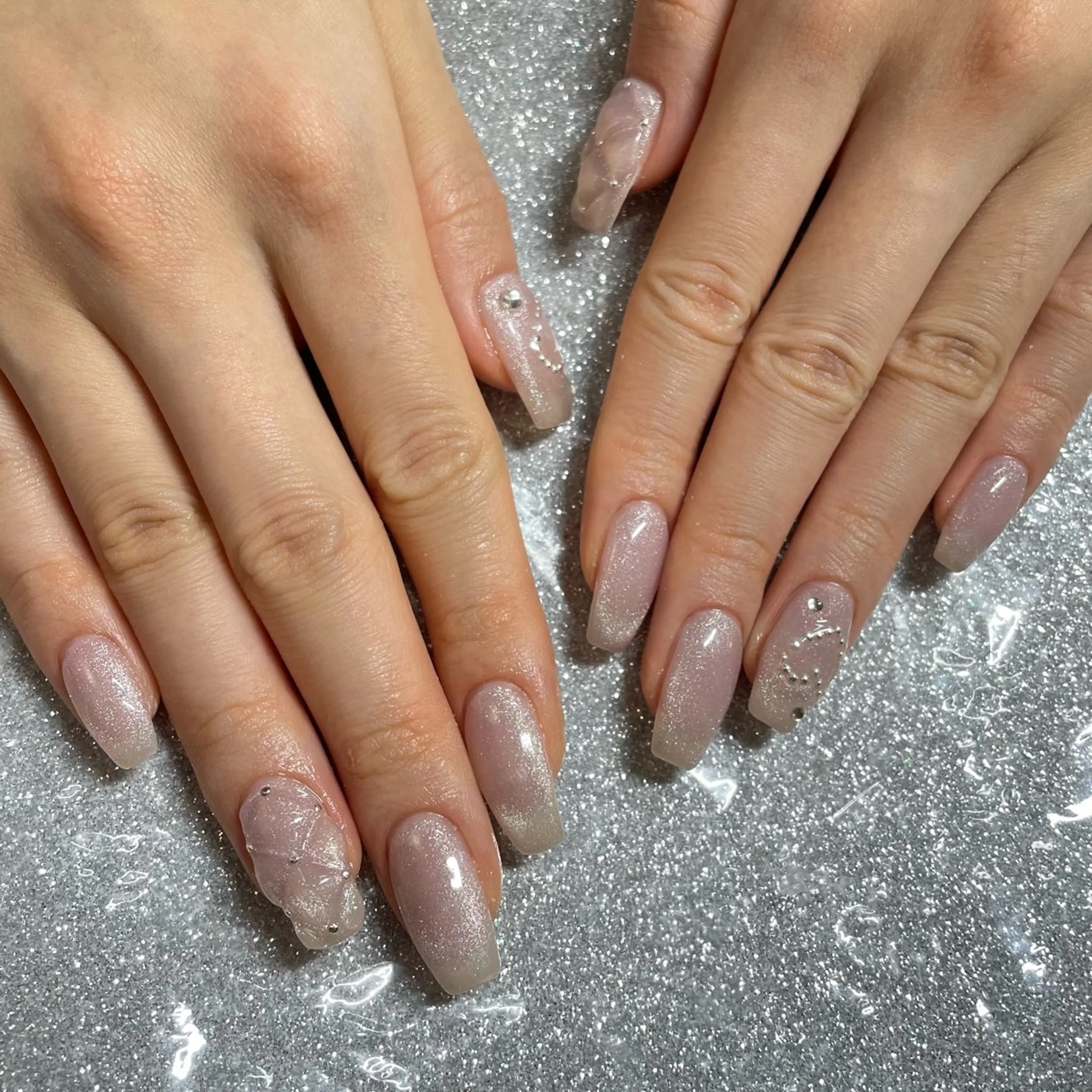 ネイル ハンドネイル VIERU 🌈🎀💖のネイルデザイン