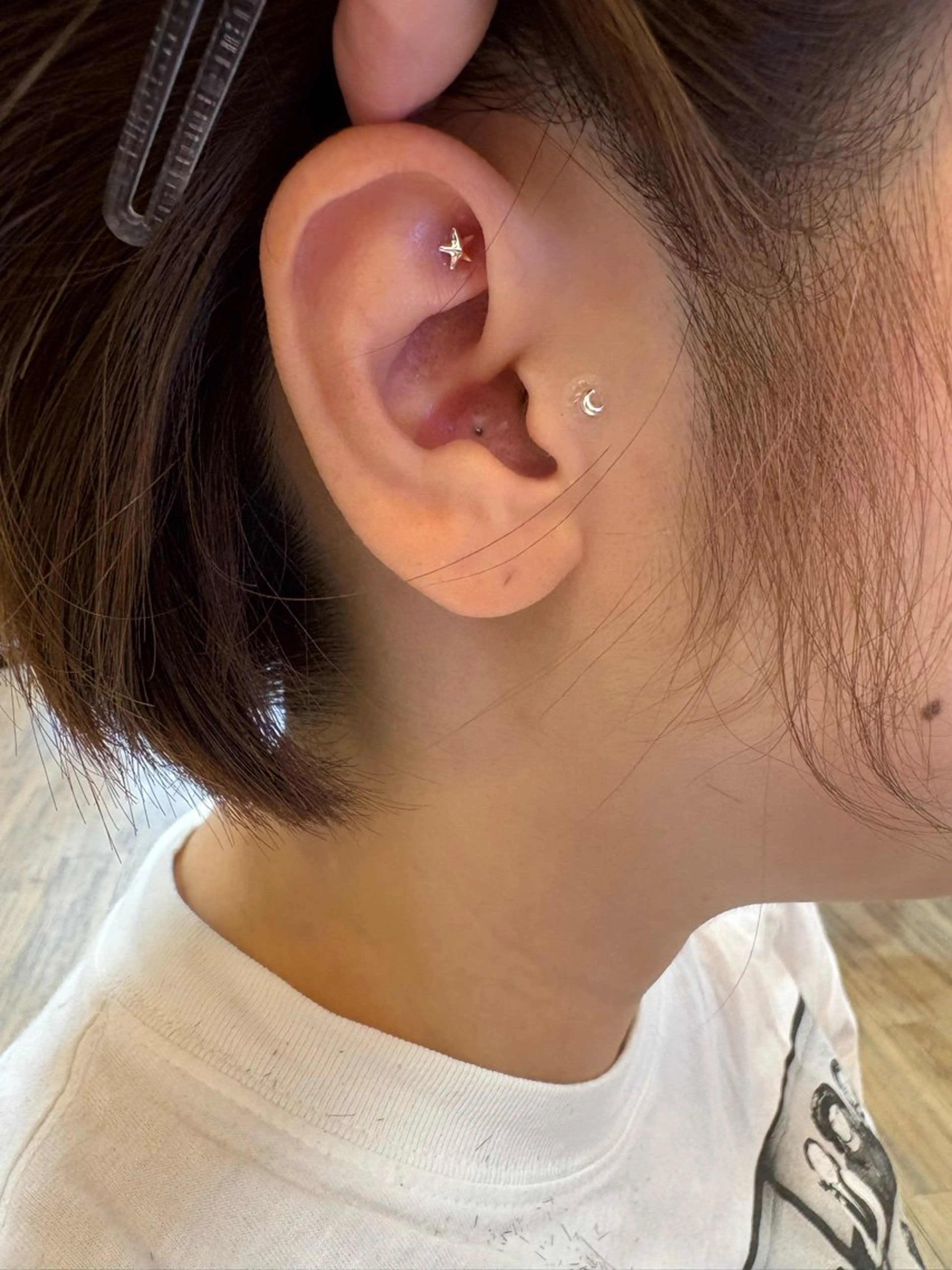 耳ツボジュエリー👂💎 付け放題(12粒以上)の写真