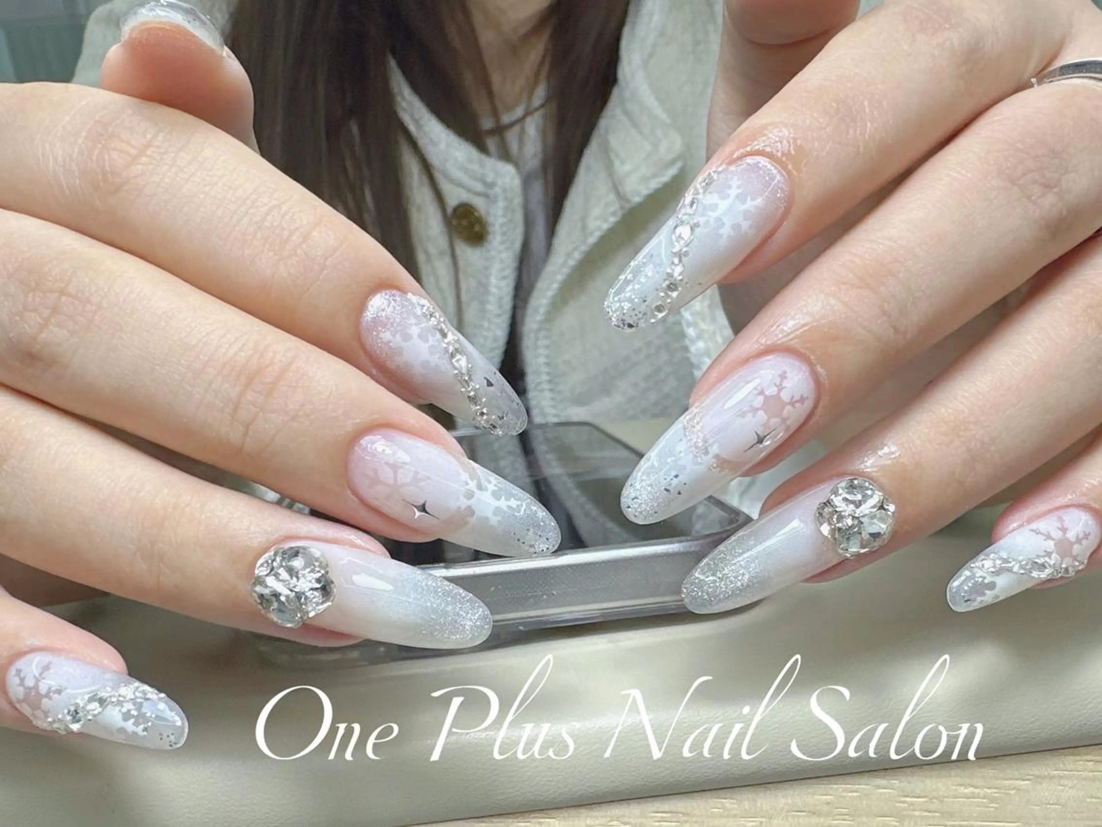 ネイル ジェルネイル キラキラネイル 韓国ネイル ラメ(グリッター) マグネットネイル One plus StudioNailのネイルデザイン