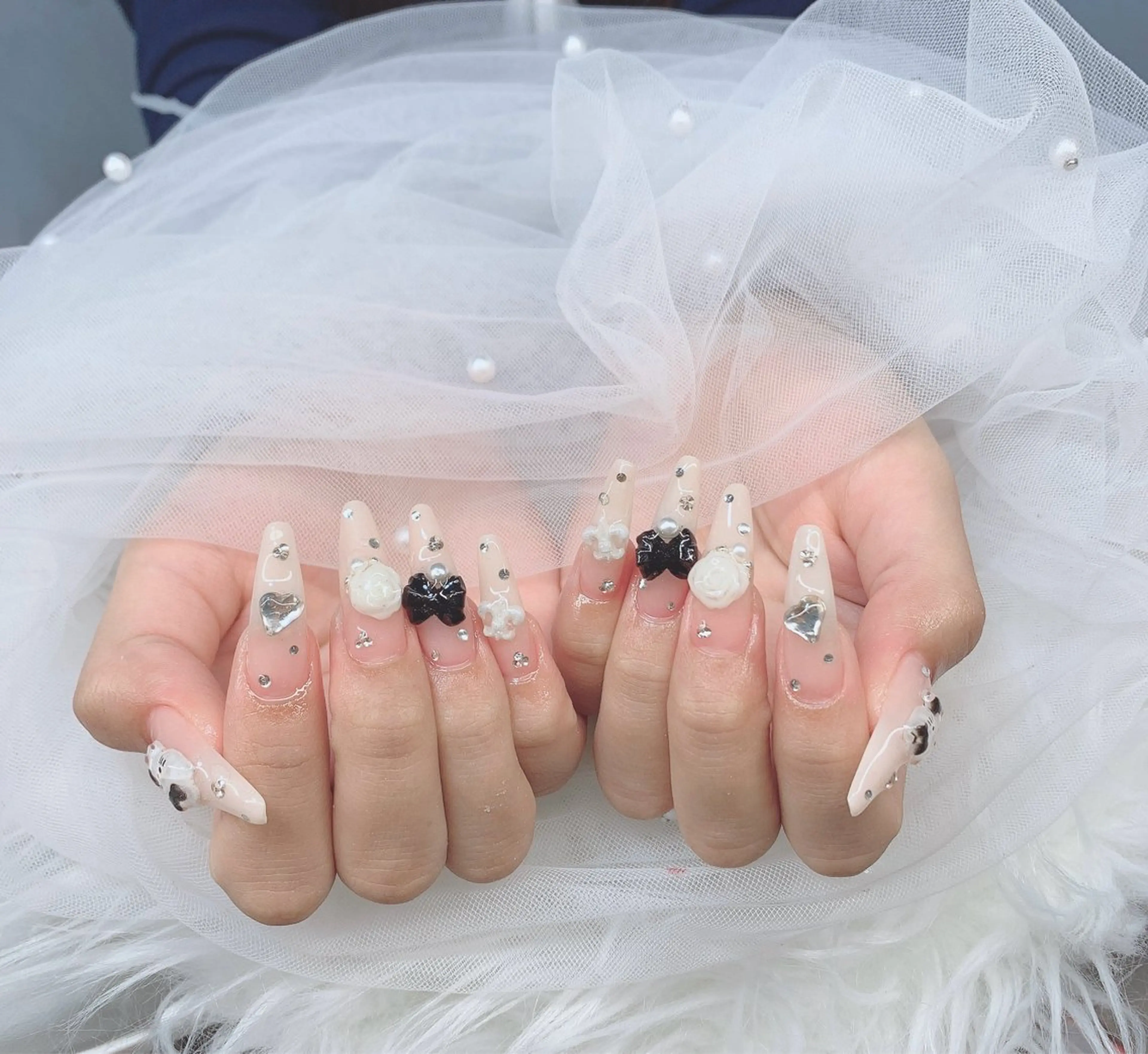 ネイル ハンドネイル T. Leeのネイルデザイン