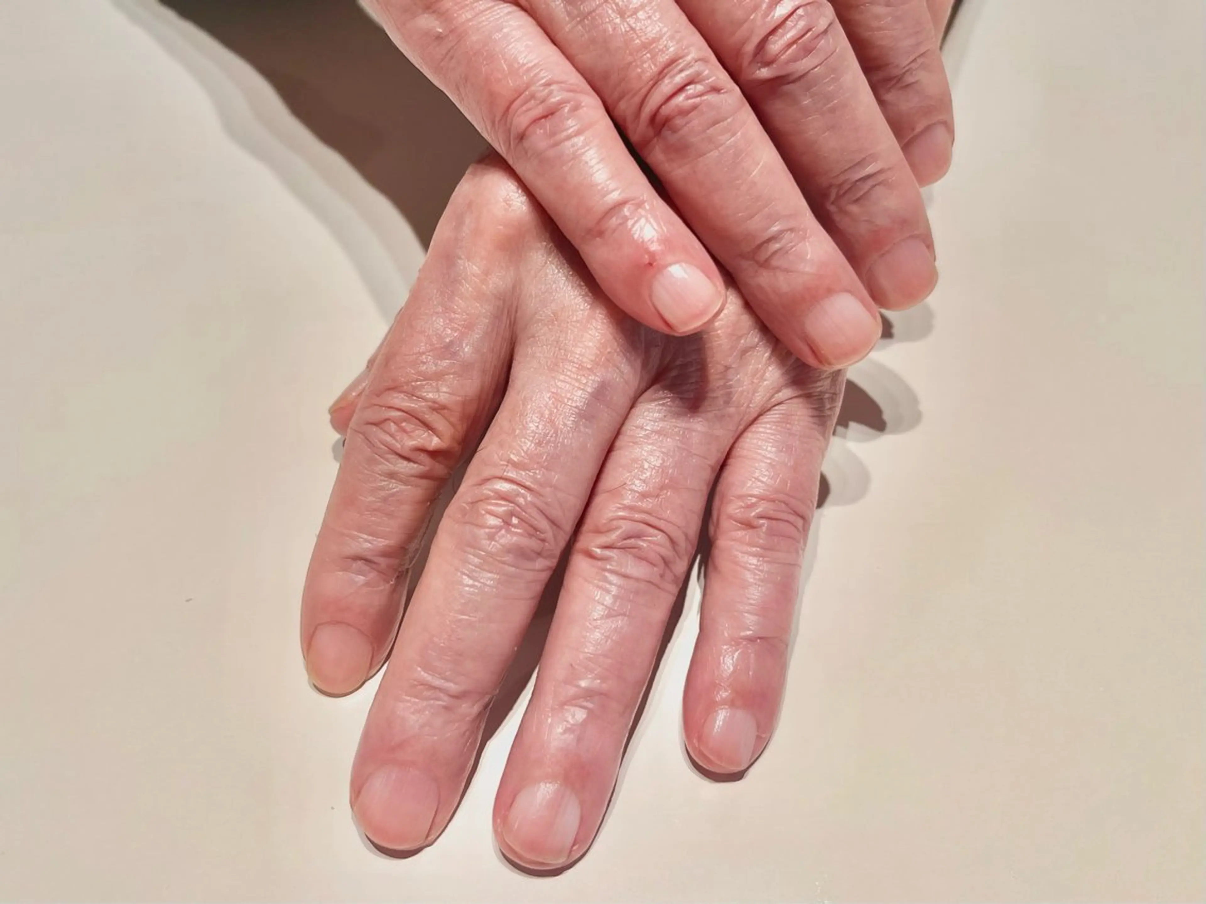 ネイル 自爪とネイルケア専門サロン　プリナチュール所属・吉岡 泉のネイルデザイン