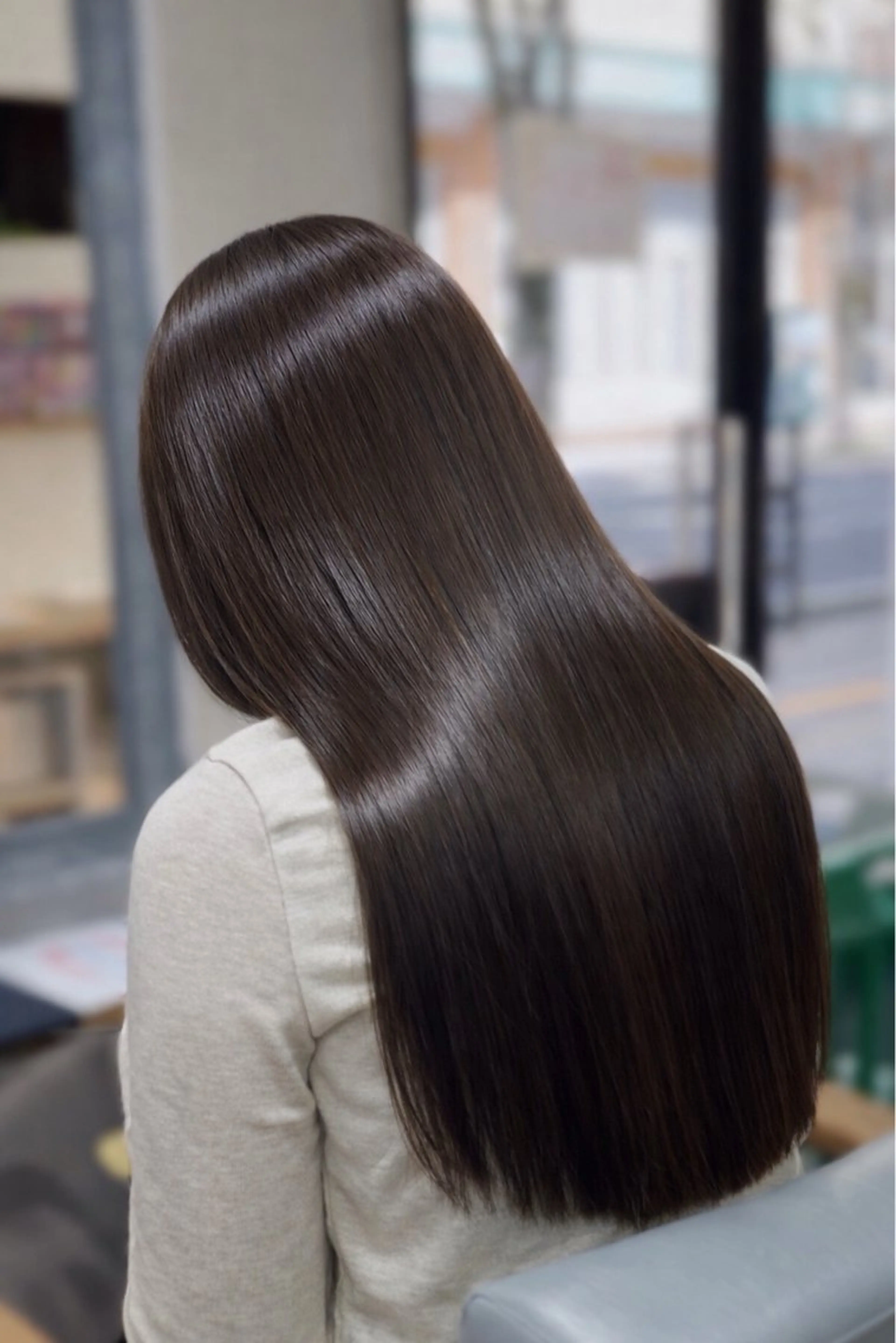 セミロング カット 縮毛矯正 トリートメント MAHIRU🤍 艶髪･ストレート🫧のヘアスタイル