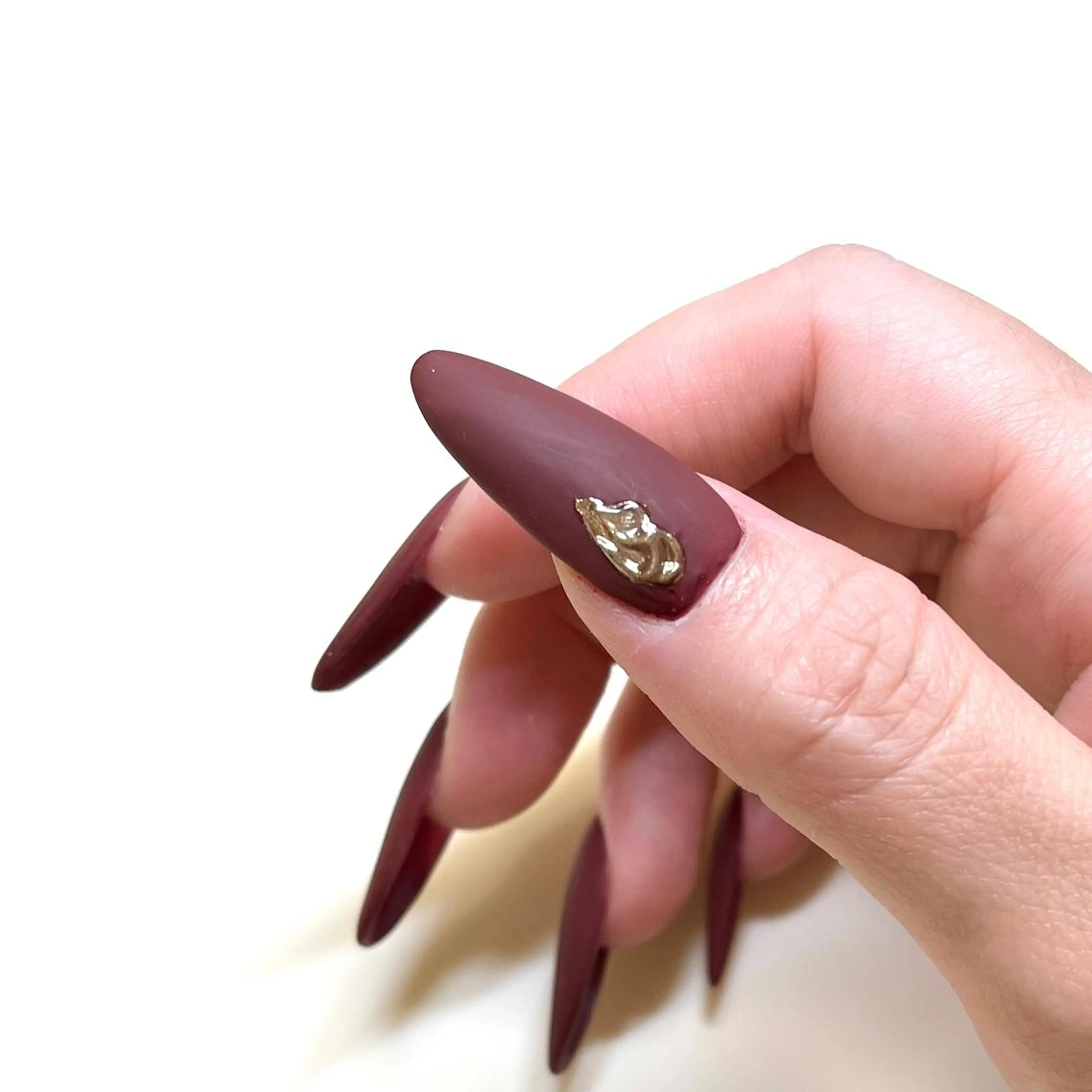 ネイル マットネイル 赤色 Nail Rinonのネイルデザイン