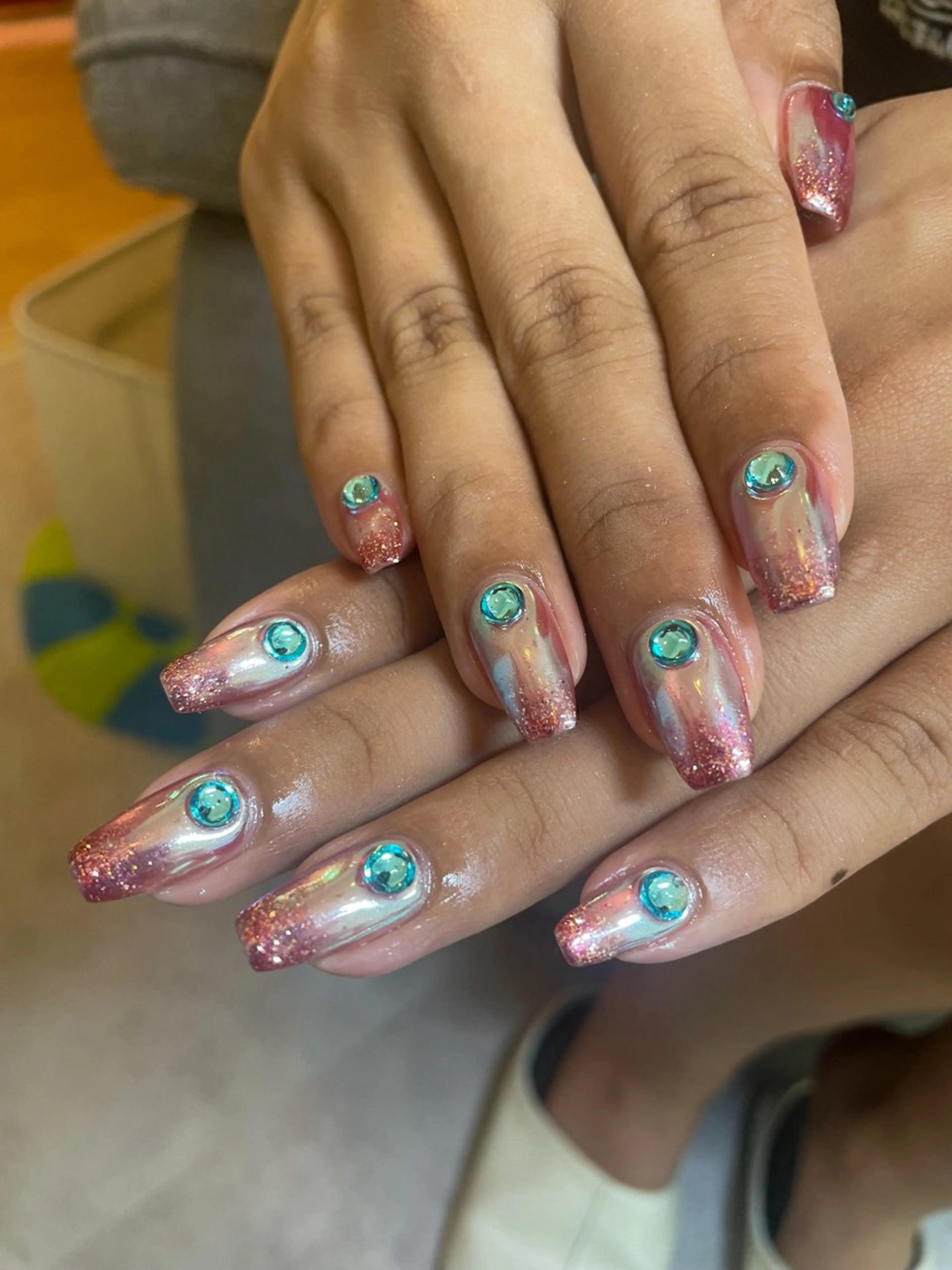 ネイル オーロラネイル マグネットネイル ピンク 赤色 anny ／あにのネイルデザイン