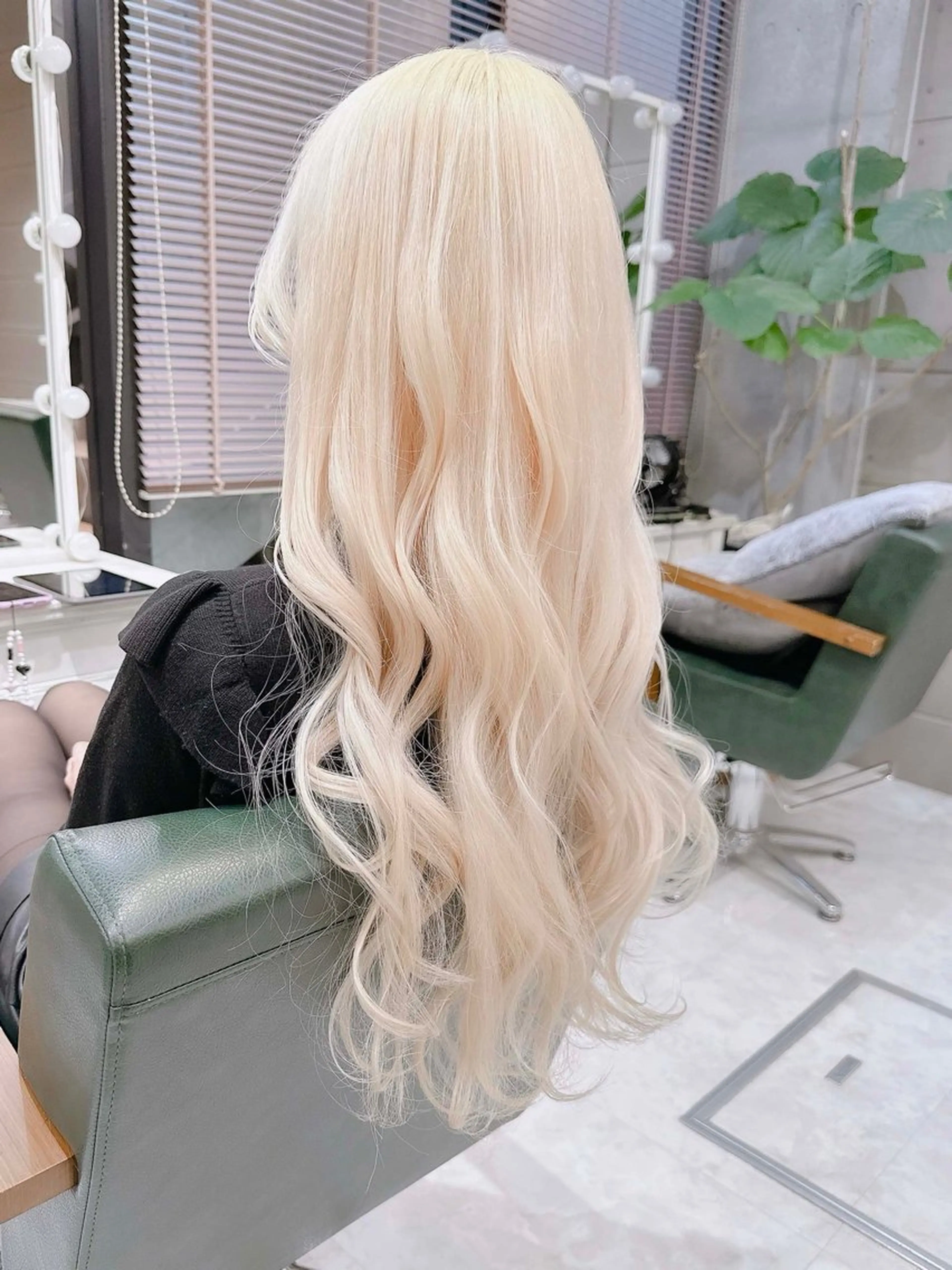 ロング カラー ヘアアレンジ ブリーチ ケアブリーチ 透明感カラー デザインカラー ハイトーンカラー 𝐑𝐈𝐍𝐊𝐀 🐷🖤のヘアスタイル