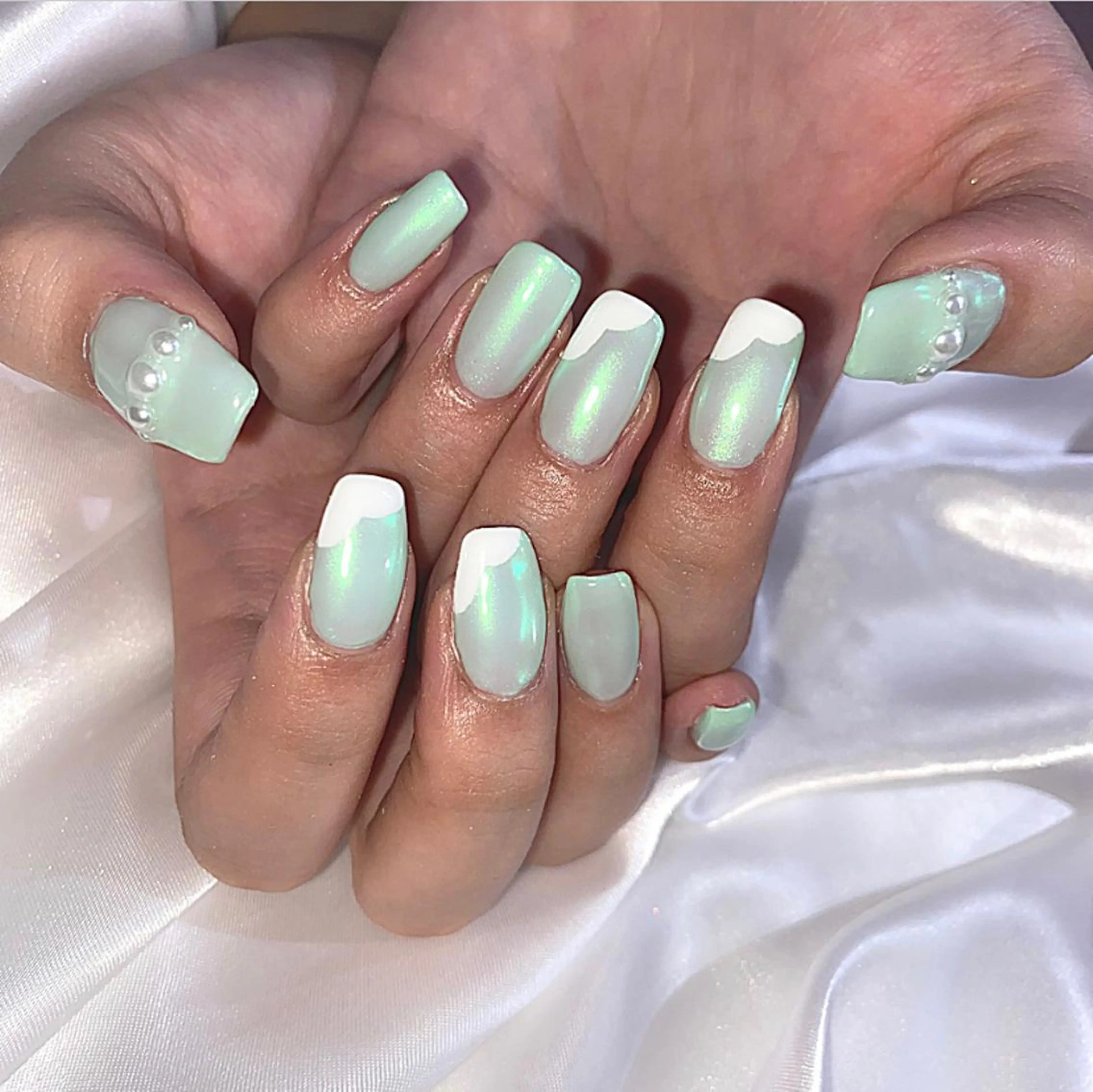 ネイル オーロラネイル フレンチネイル ジェルネイル 韓国ネイル パラジェル ハンドネイル ハンドケア Yudia 🫧Kyokaのネイルデザイン