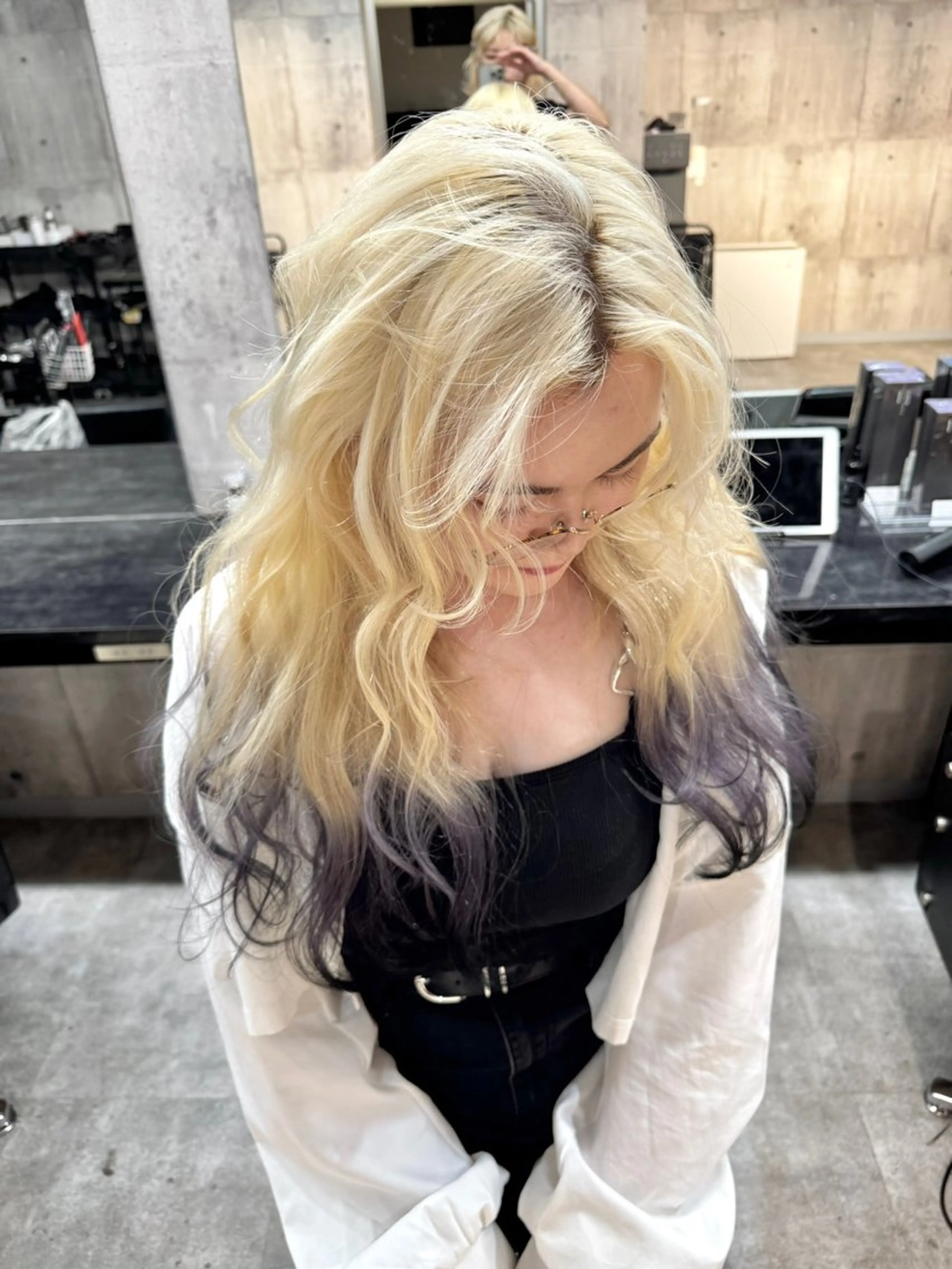 【高濃度ケアブリーチ付き】ホワイトブリーチリタッチ+カラー+Trの写真