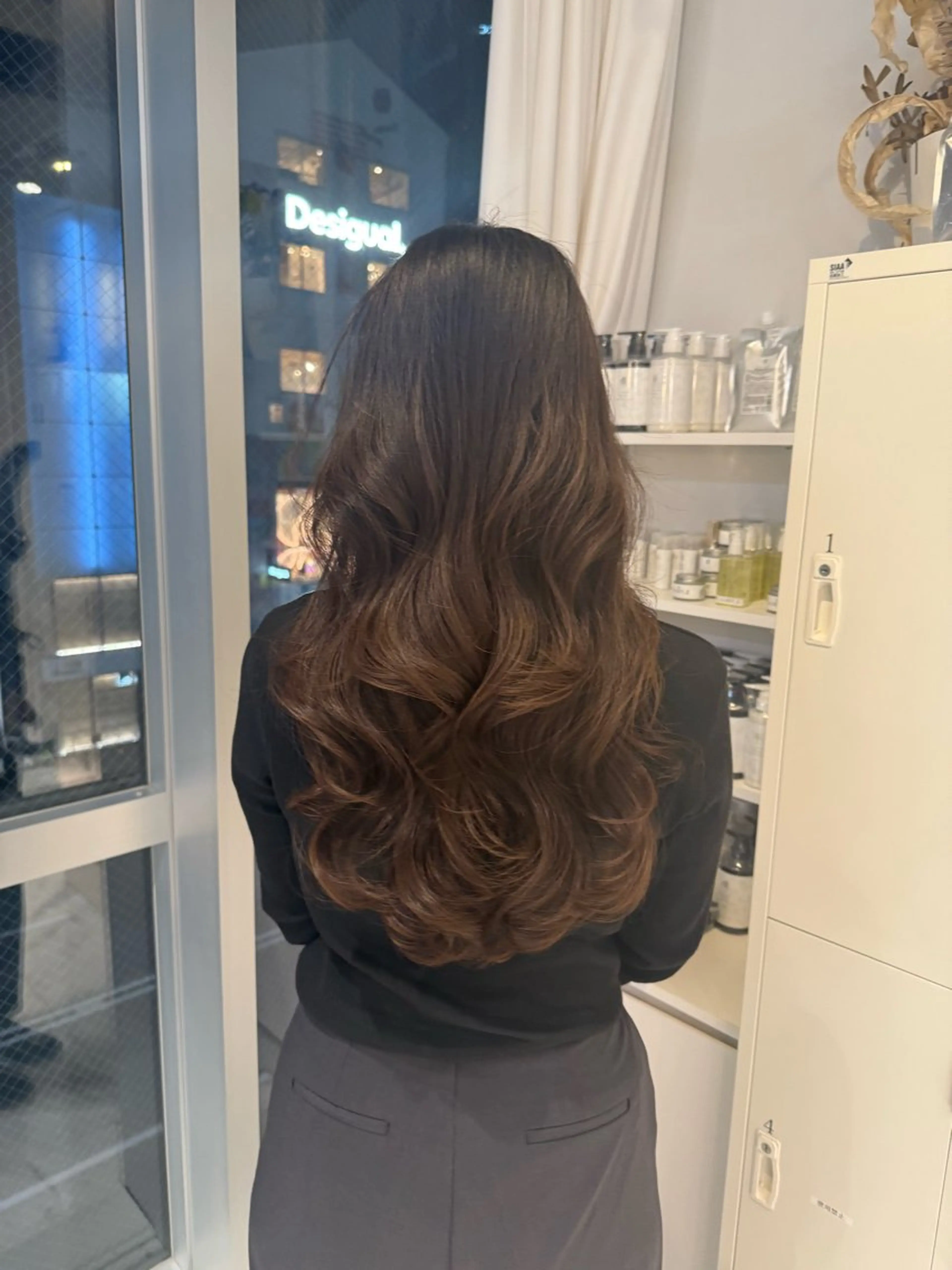 ロング ARMONY 神宮前所属・コテ巻き風パーマ 🦋そま🦋のヘアスタイル