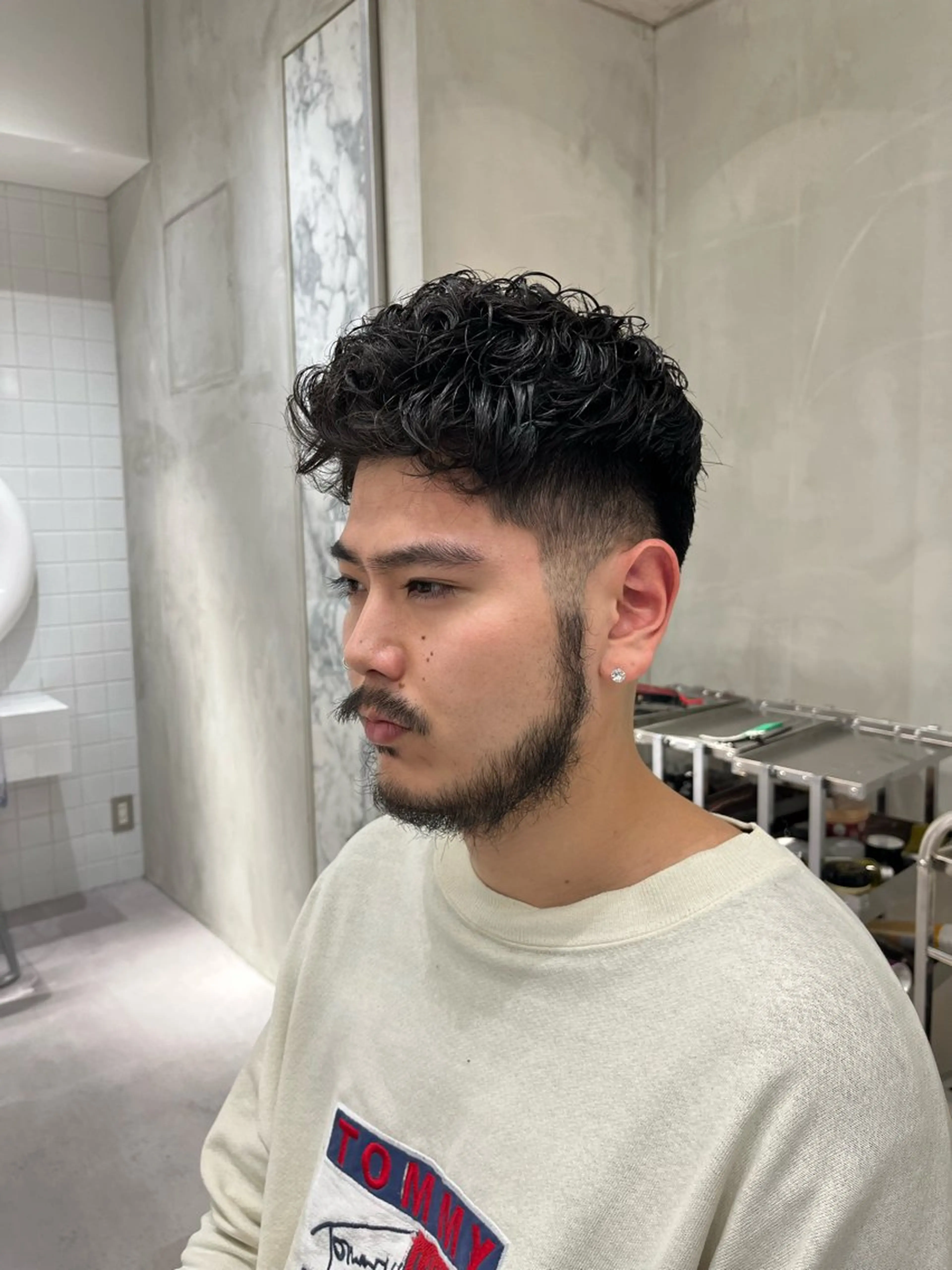 ショート soen所属・⚡メンズパーマフ ェードカットTomyのヘアスタイル