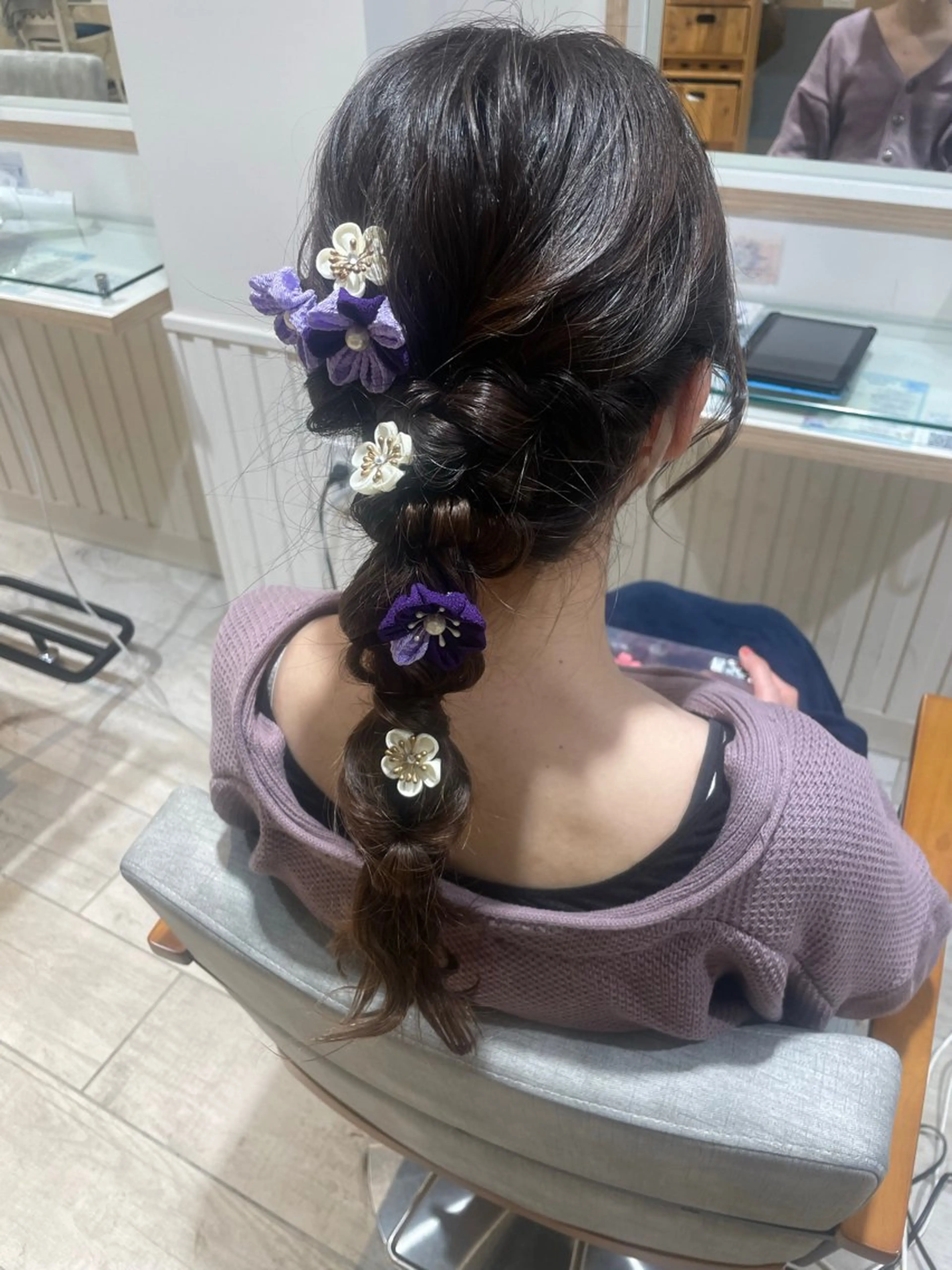 セミロング ヘアアレンジ 髪飾り 大川 夏実のヘアスタイル
