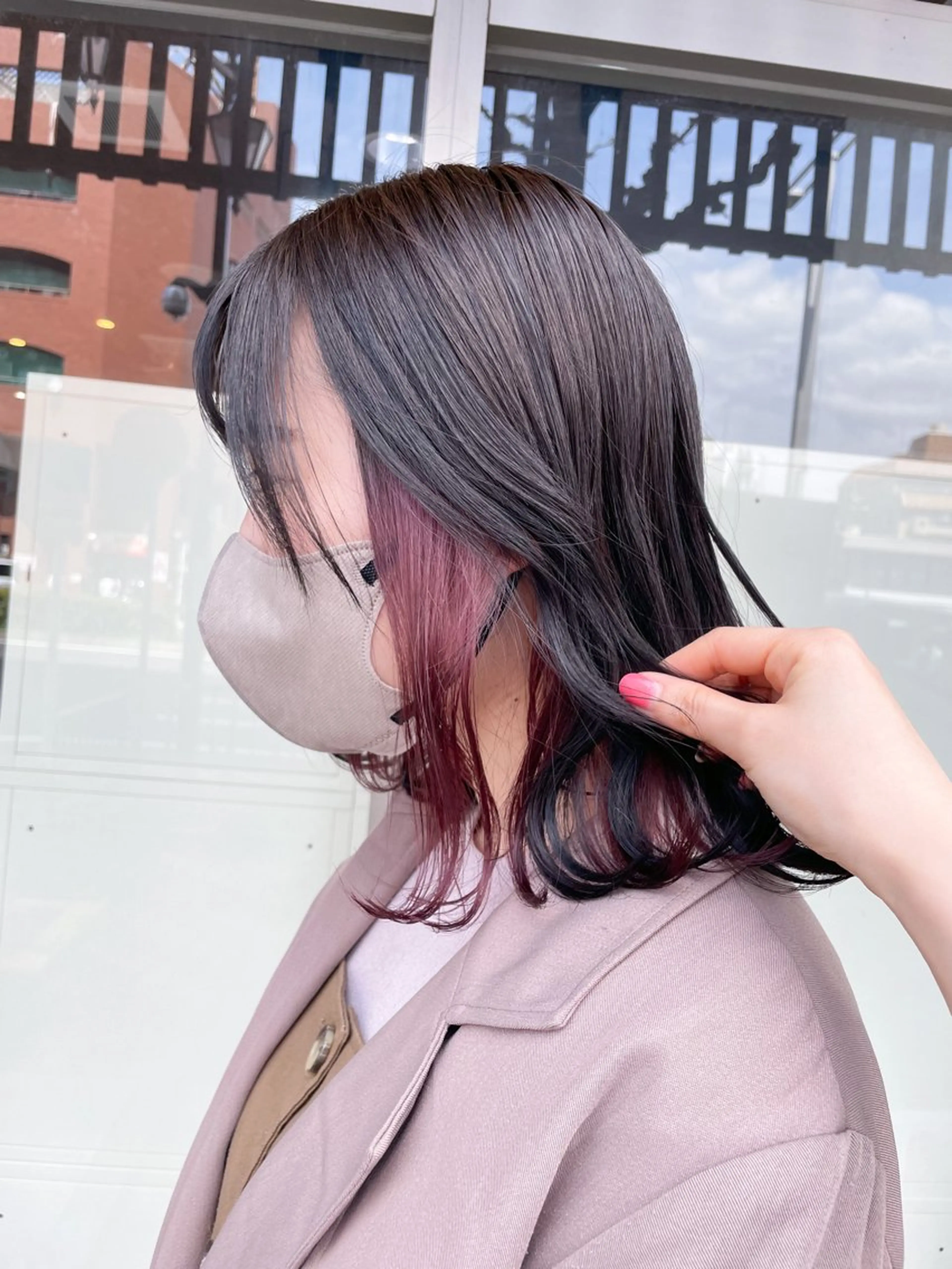 ミディアム カラー イヤリングカラー ピンクカラー ヘアカラー イワタ マハ/ minim hairのヘアスタイル