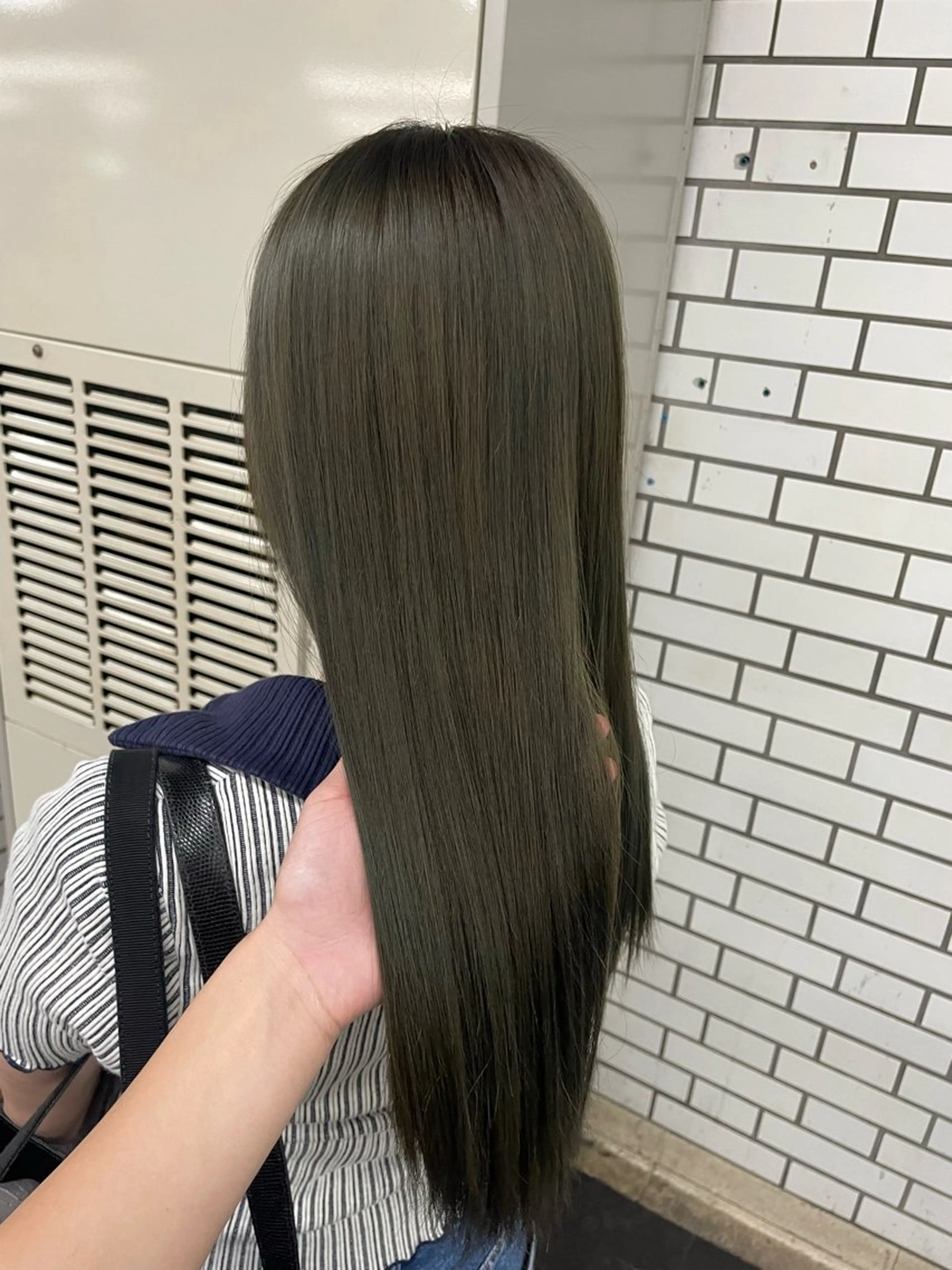 セミロング ヘアカラー LAFF Asukaのヘアスタイル