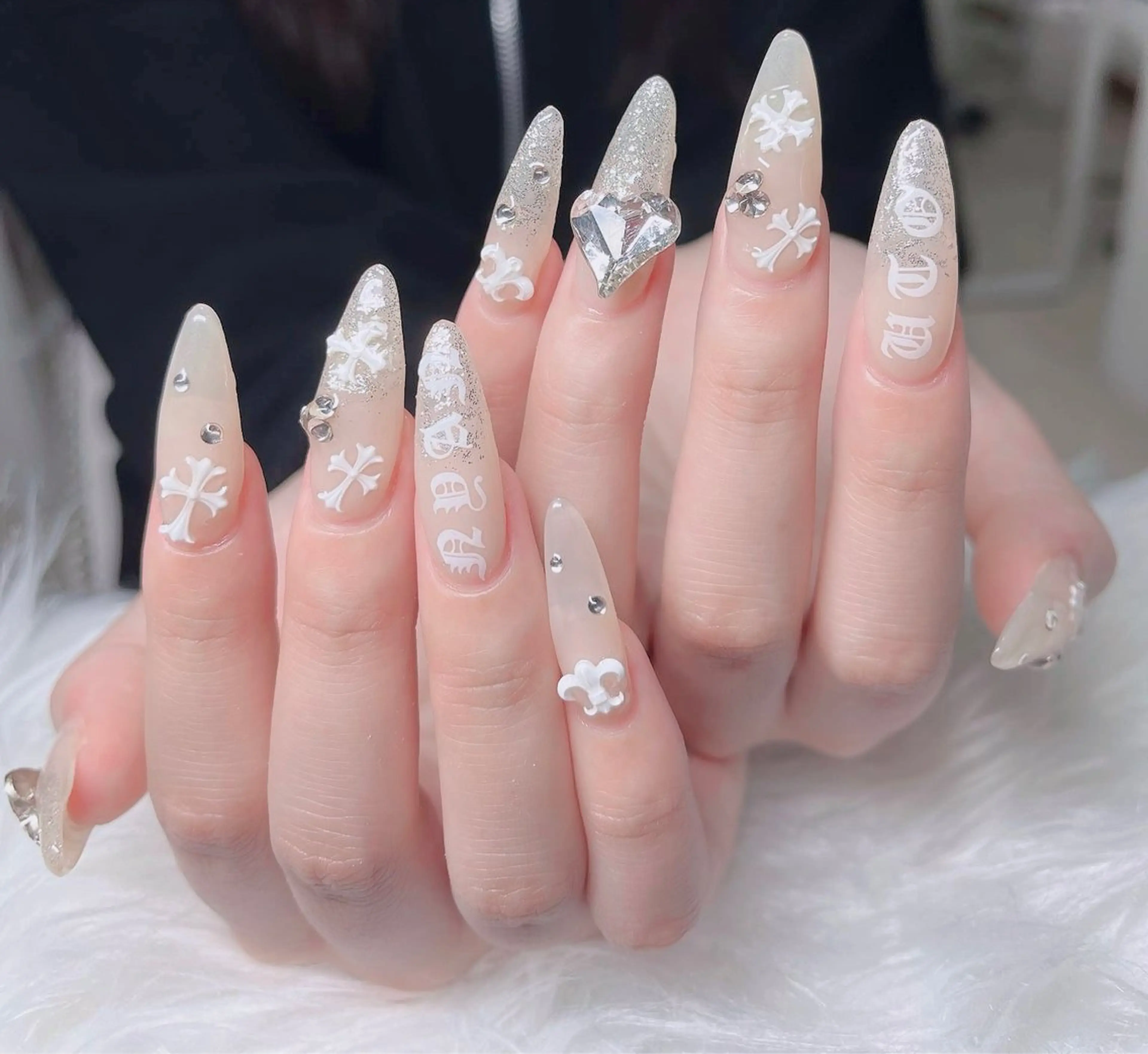ネイル オーロラネイル フレンチネイル ジェルネイル ハロウィン キラキラネイル H.baby Nail Salonのネイルデザイン