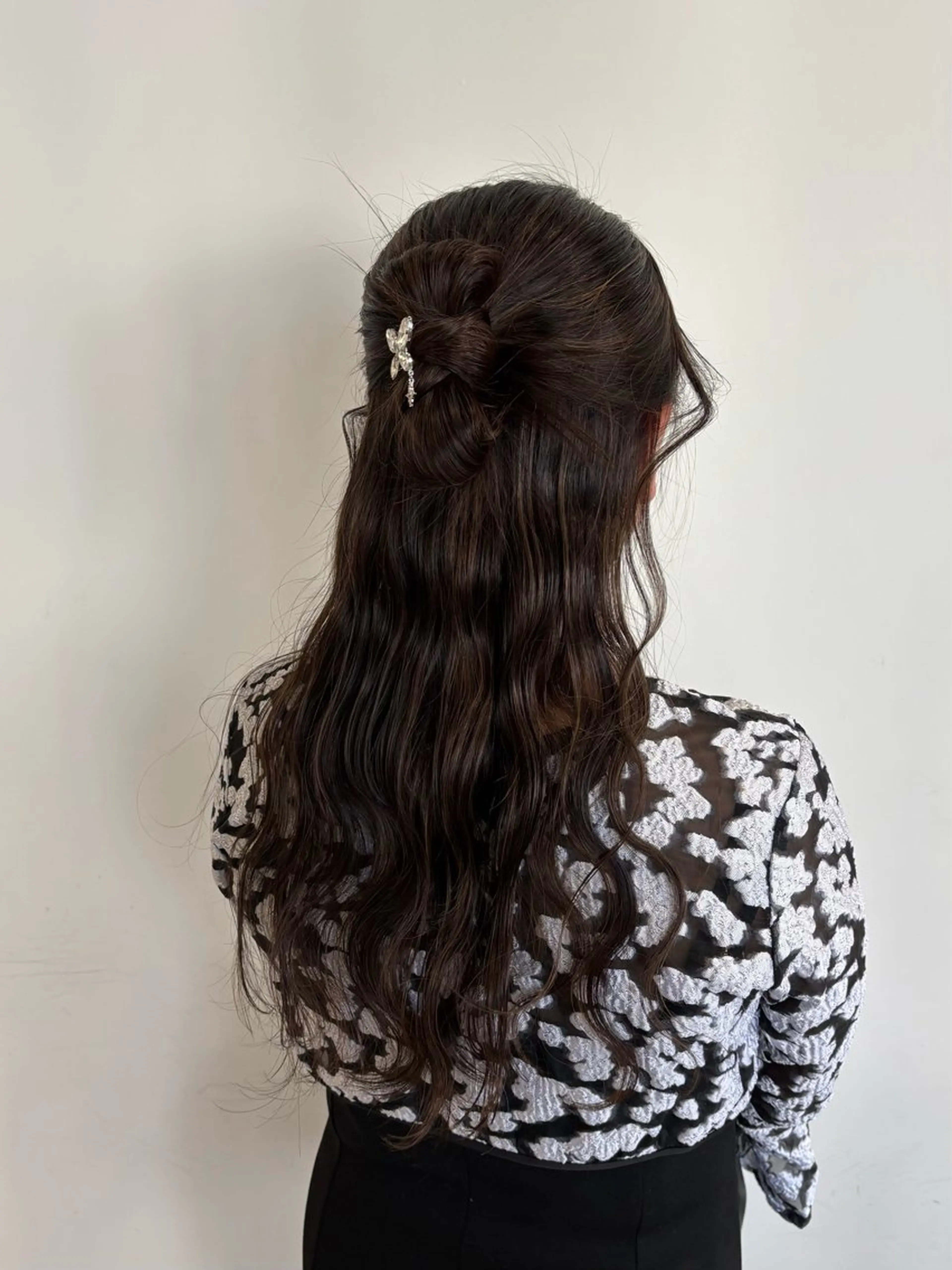 ロング 岡本 彩楓のヘアスタイル