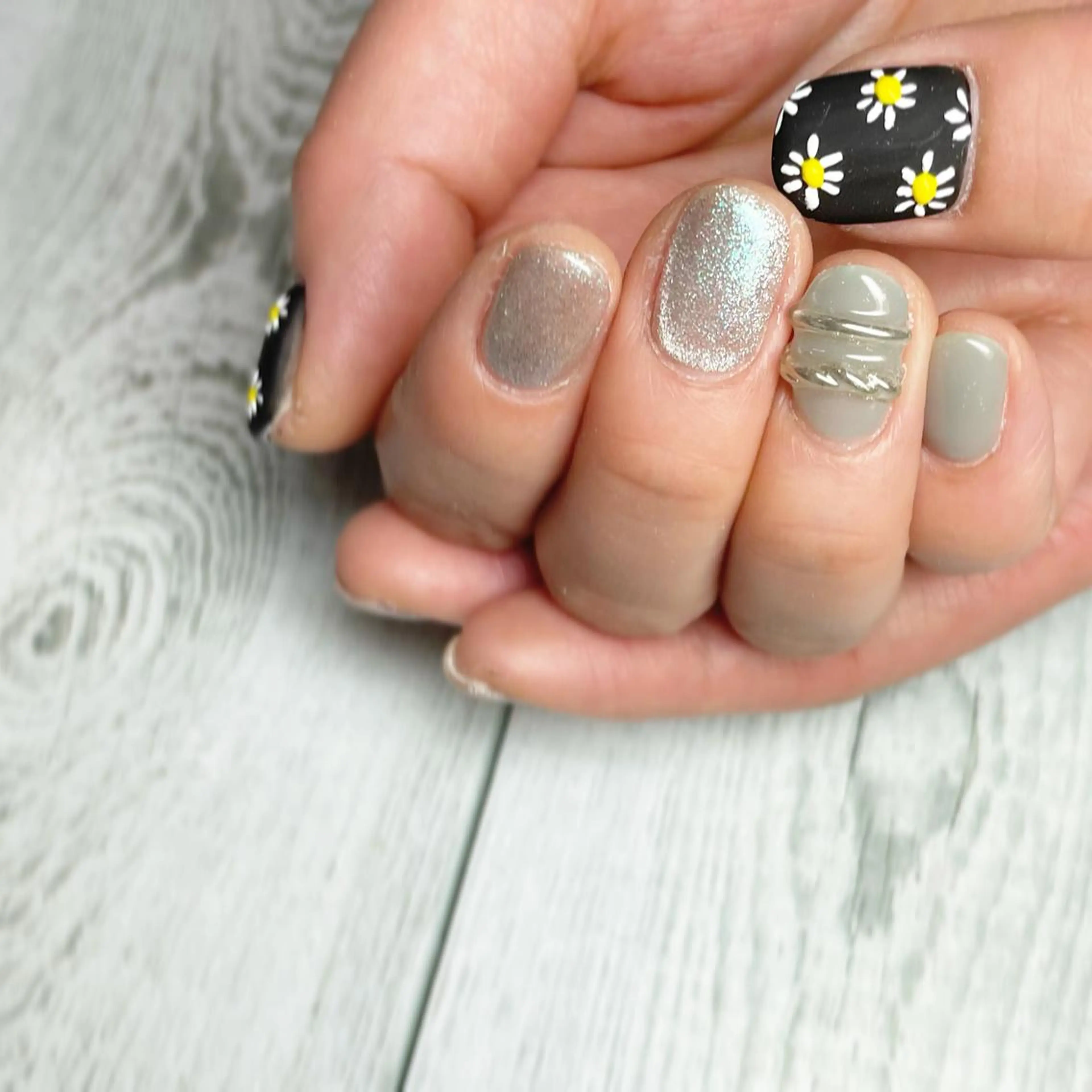 ネイル ハンドネイル y39nail toshiのネイルデザイン