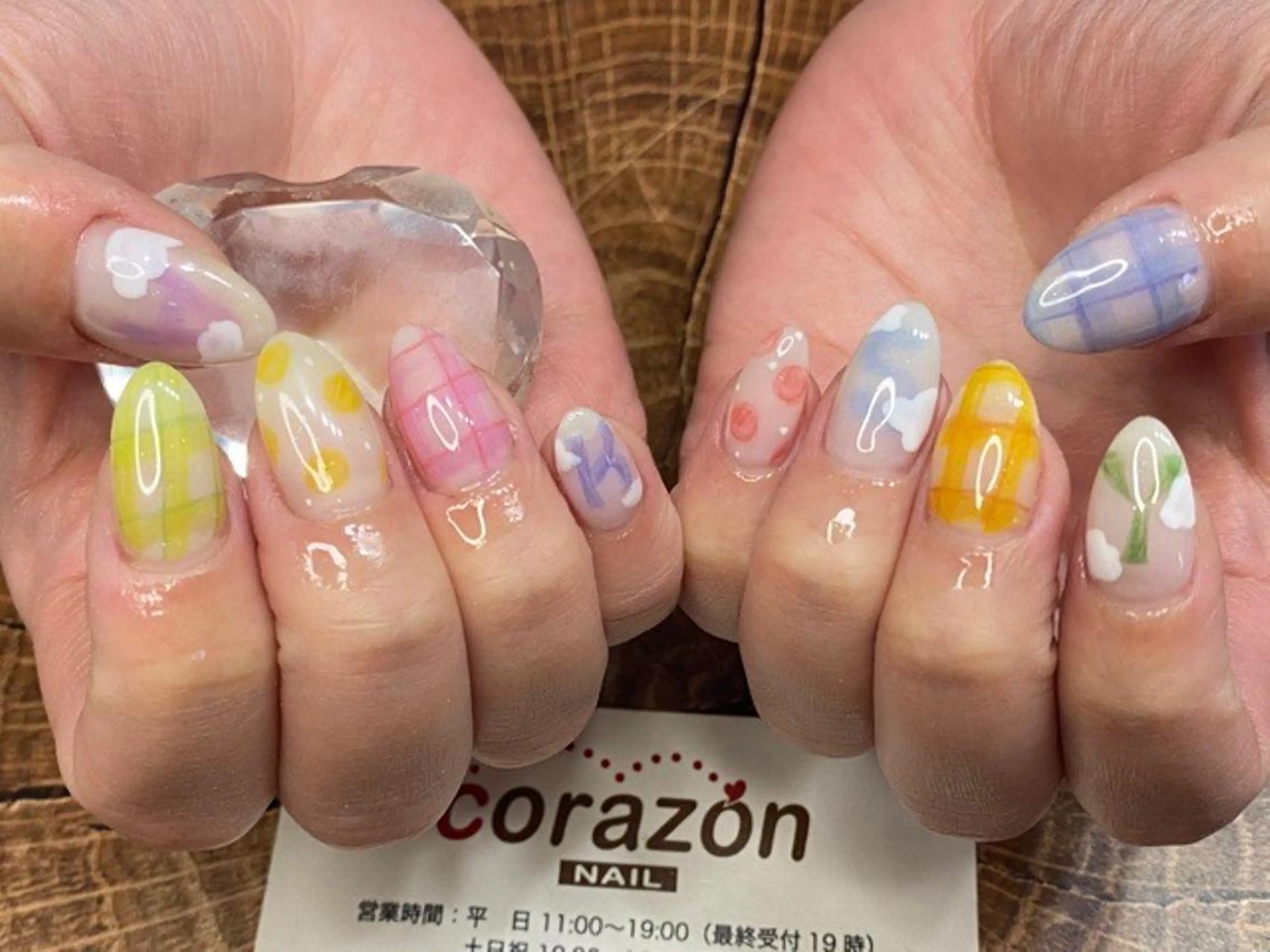 ネイル アートネイル ドット ホワイト corazon所属・ネイリスト aicoのネイルデザイン