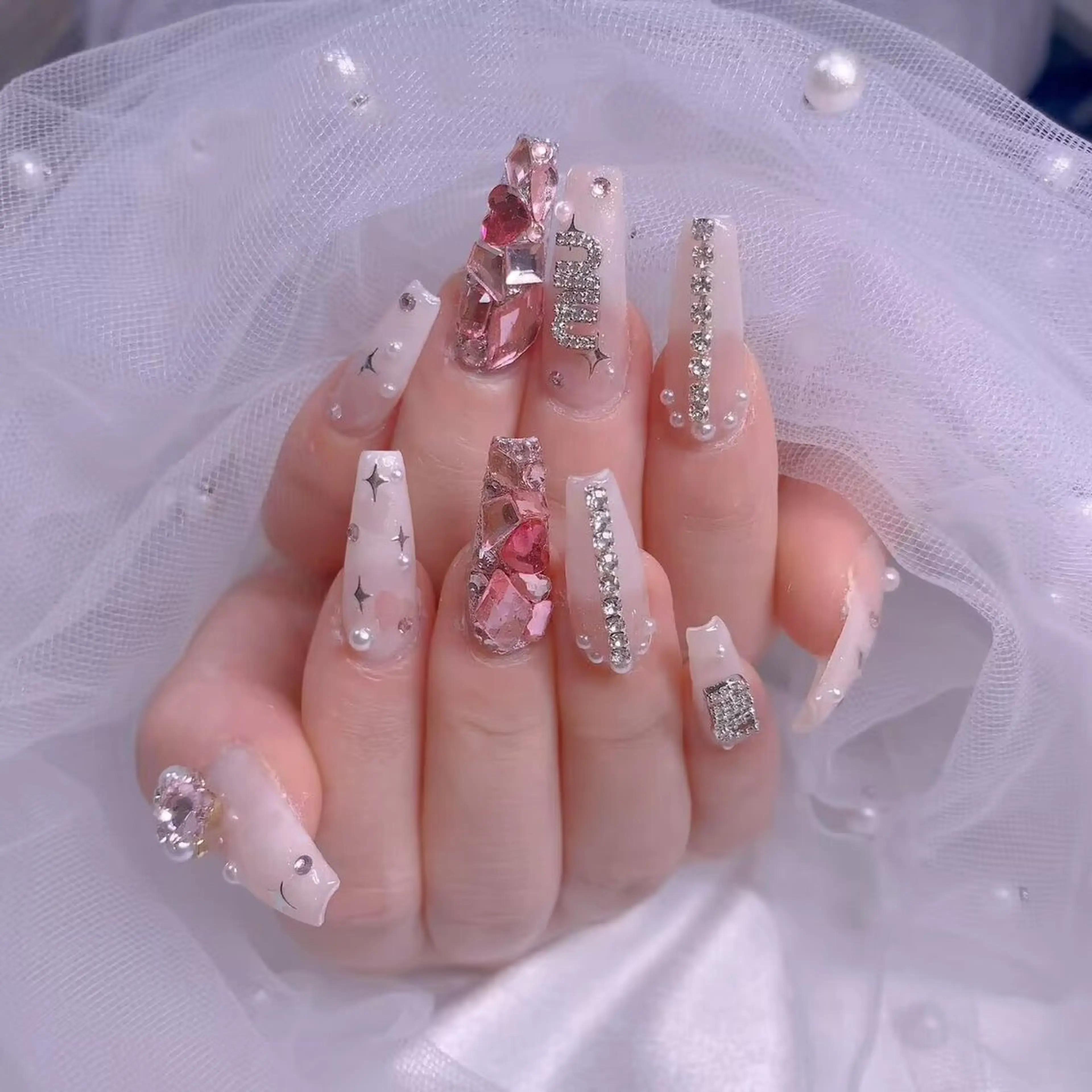 ネイル UMI ネイルサロン新宿🎀のネイルデザイン