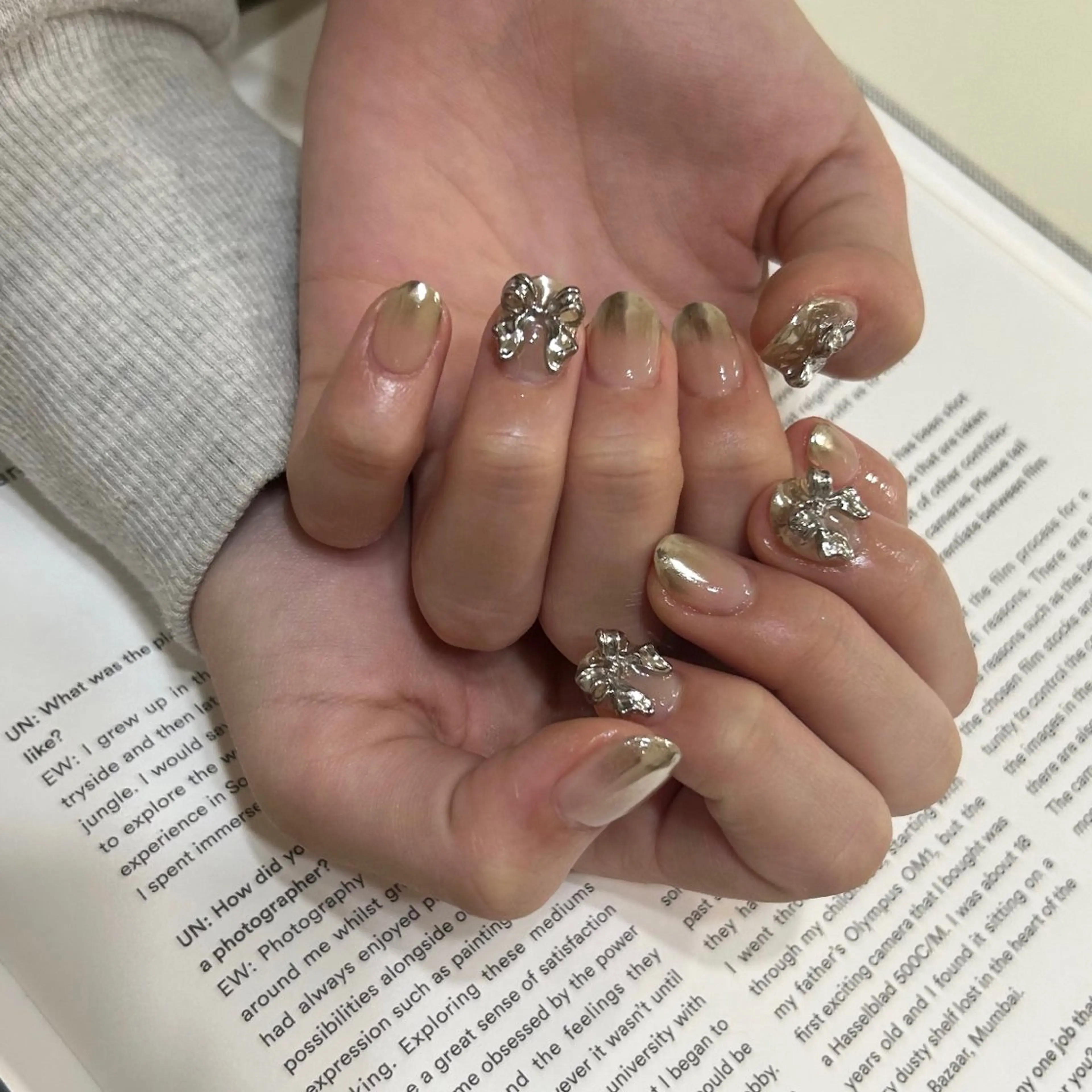 ネイル ブルー フットネイル ジェルネイル キラキラネイル 韓国ネイル RooM -produce by maynail-所属・RooM -mizuki-のネイルデザイン