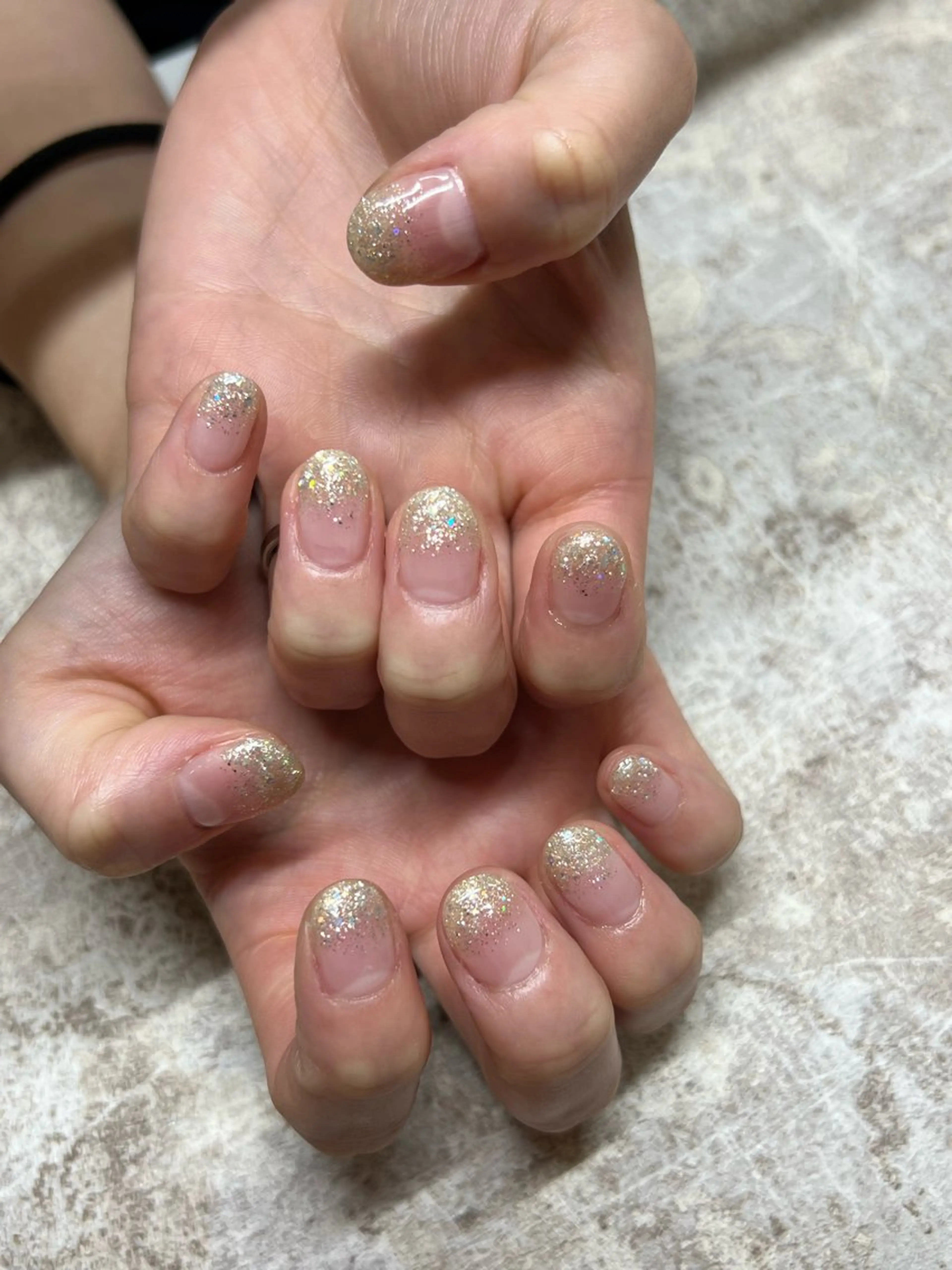 ネイル グラデーション ラメ(グリッター) ラメグラデーション シルバー ルミエナ銀座 KATAOKAのネイルデザイン