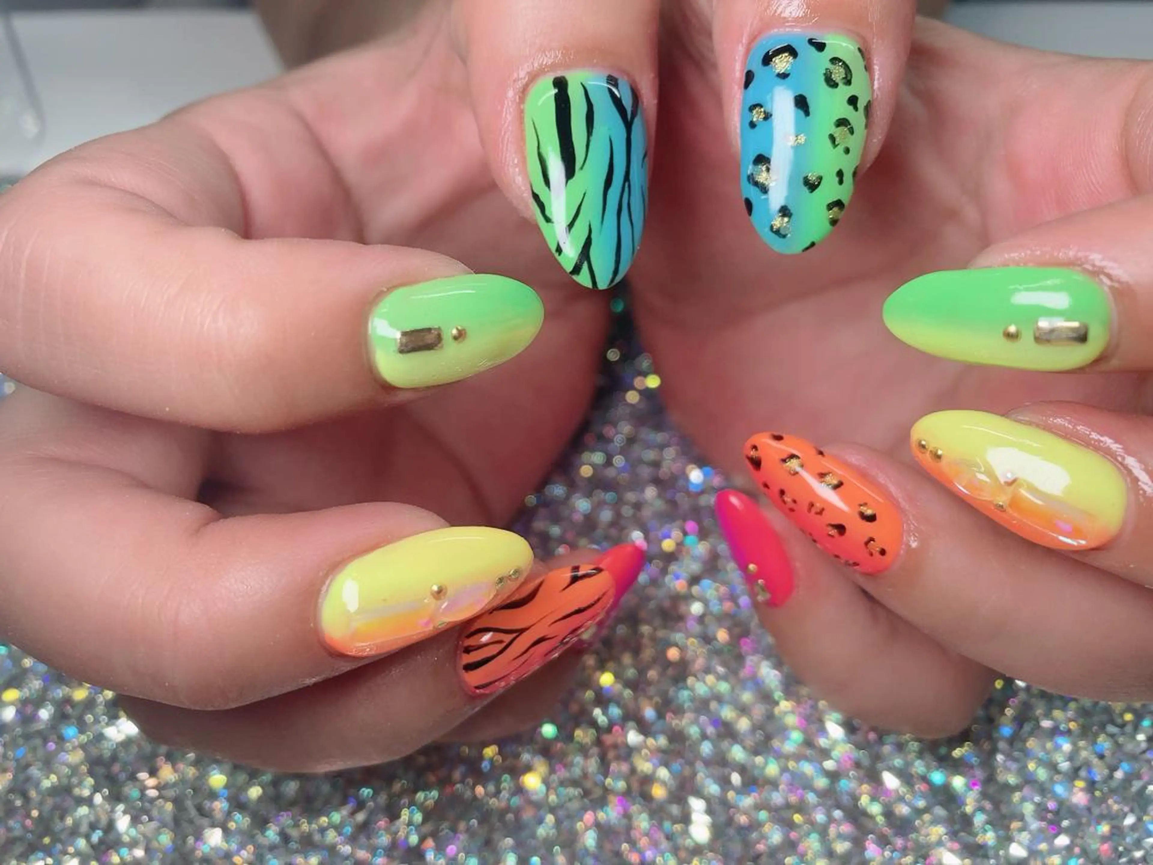 カラー ハンドネイル Nail Salon L’arc所属・Kawasaki Shinyaのネイルデザイン