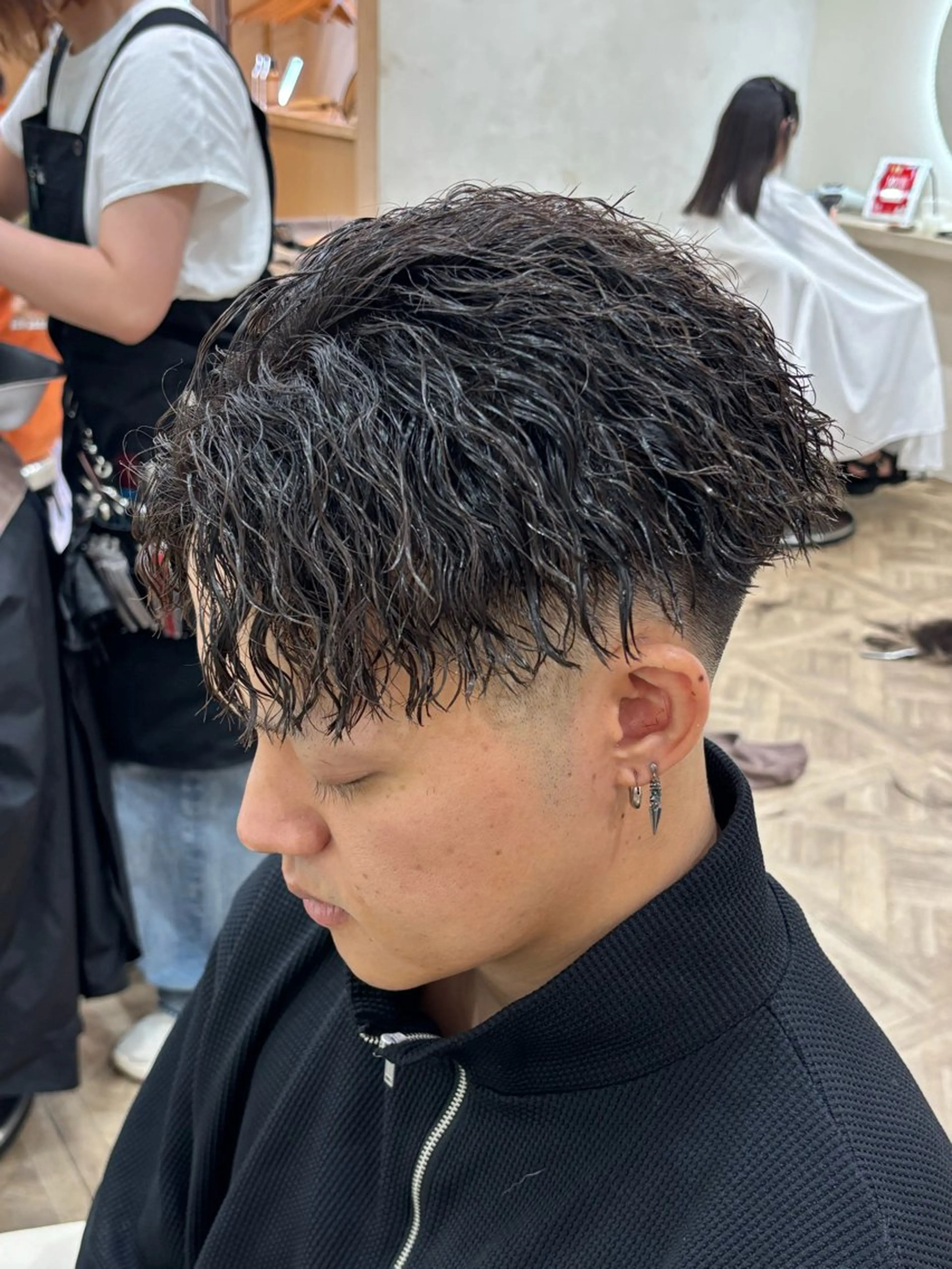 ショート パーマ メンズ メンズパーマ ツイストスパイラルパーマ スパイラルパーマ カット パーマ トリートメント パーマ職人DAIKI ツイスパ/波巻きのヘアスタイル