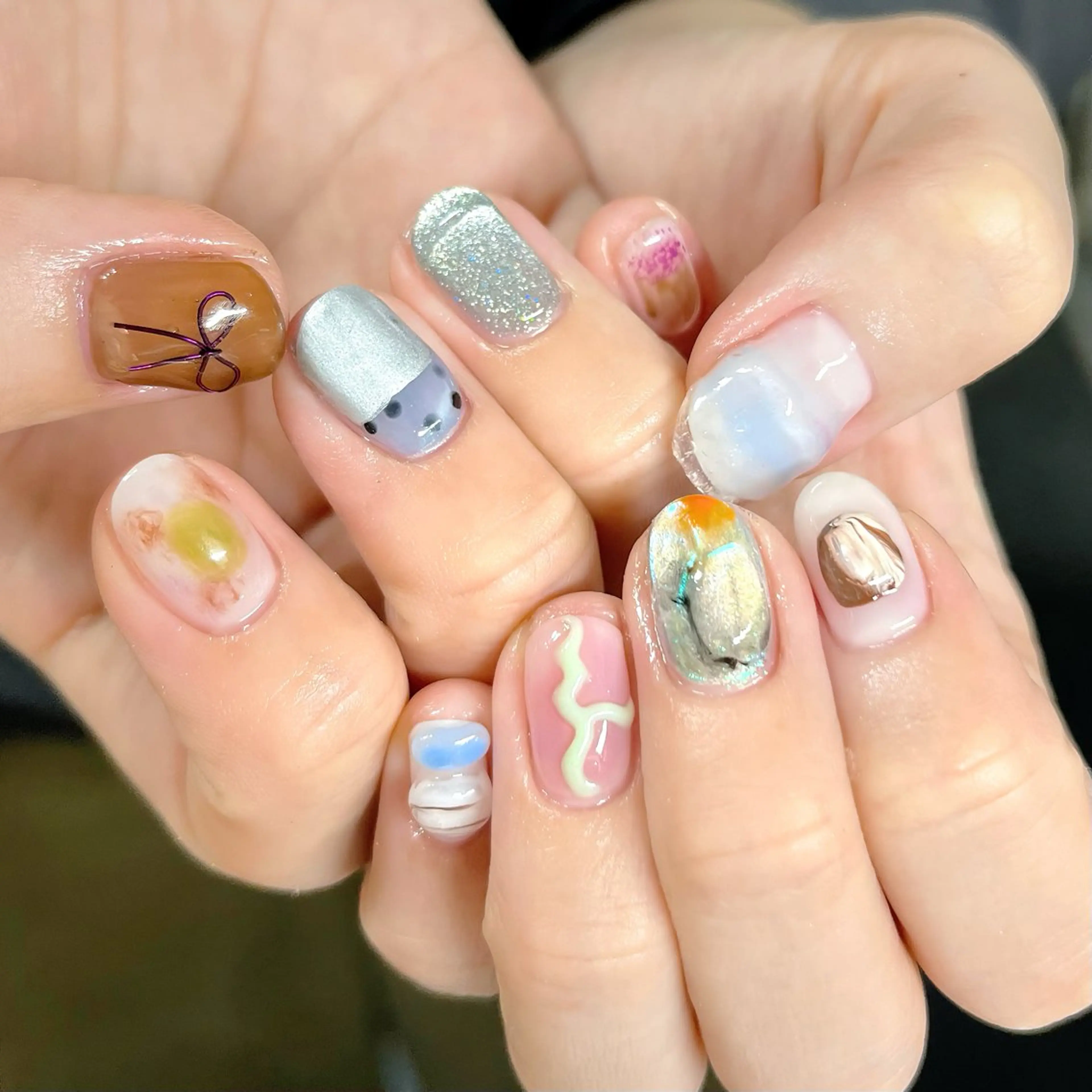 ネイル アートネイル マグネットネイル ミラーネイル ニュアンスネイル リボン ハンドネイル 🫧OPELIA NAIL渋谷🫧のネイルデザイン