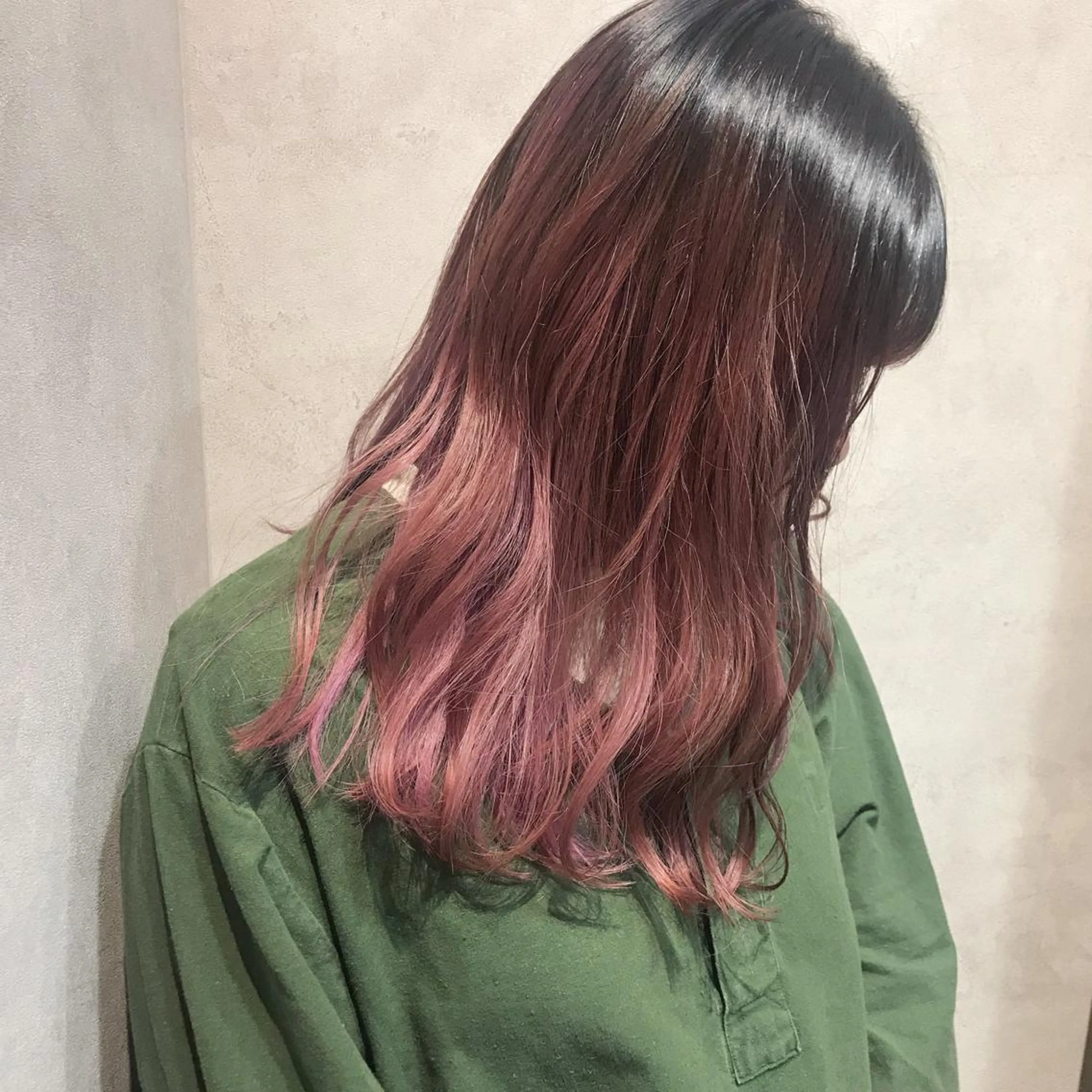 ロング カラー ヘアアレンジ moto船橋所属・対馬 粘音のヘアスタイル