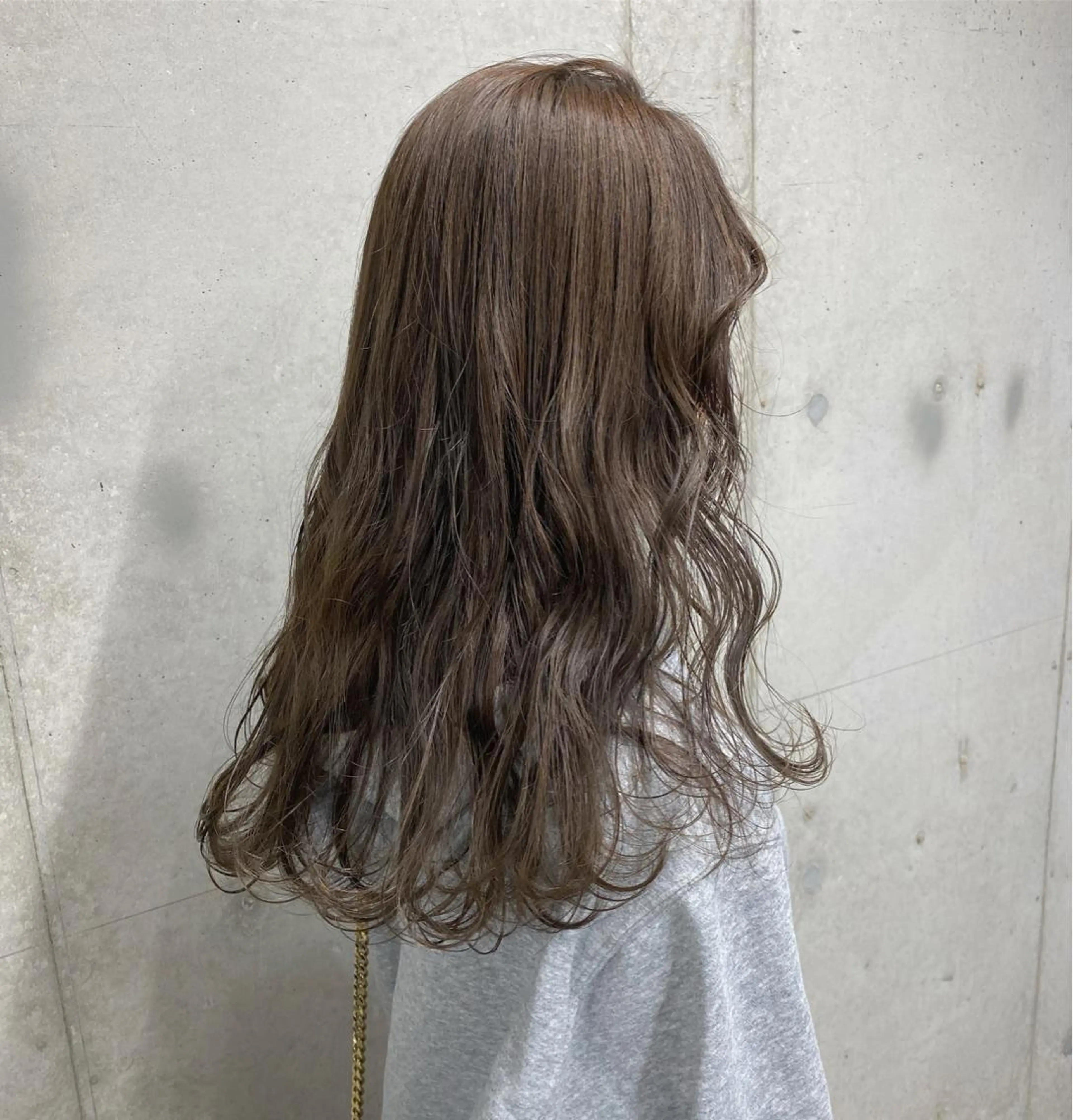 セミロング カラー GiseL アンリのヘアスタイル