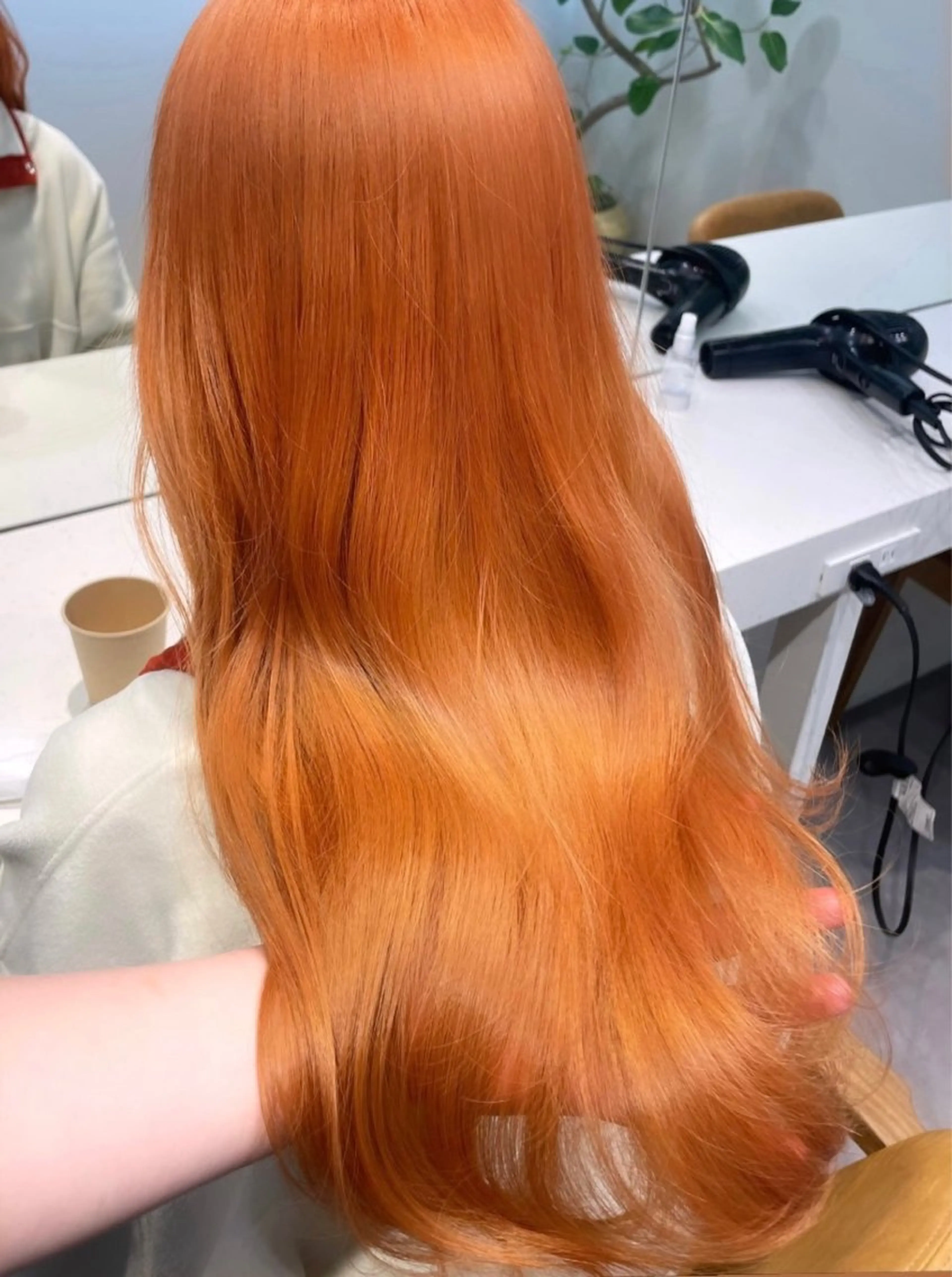 カラー 若月 あやかのヘアスタイル