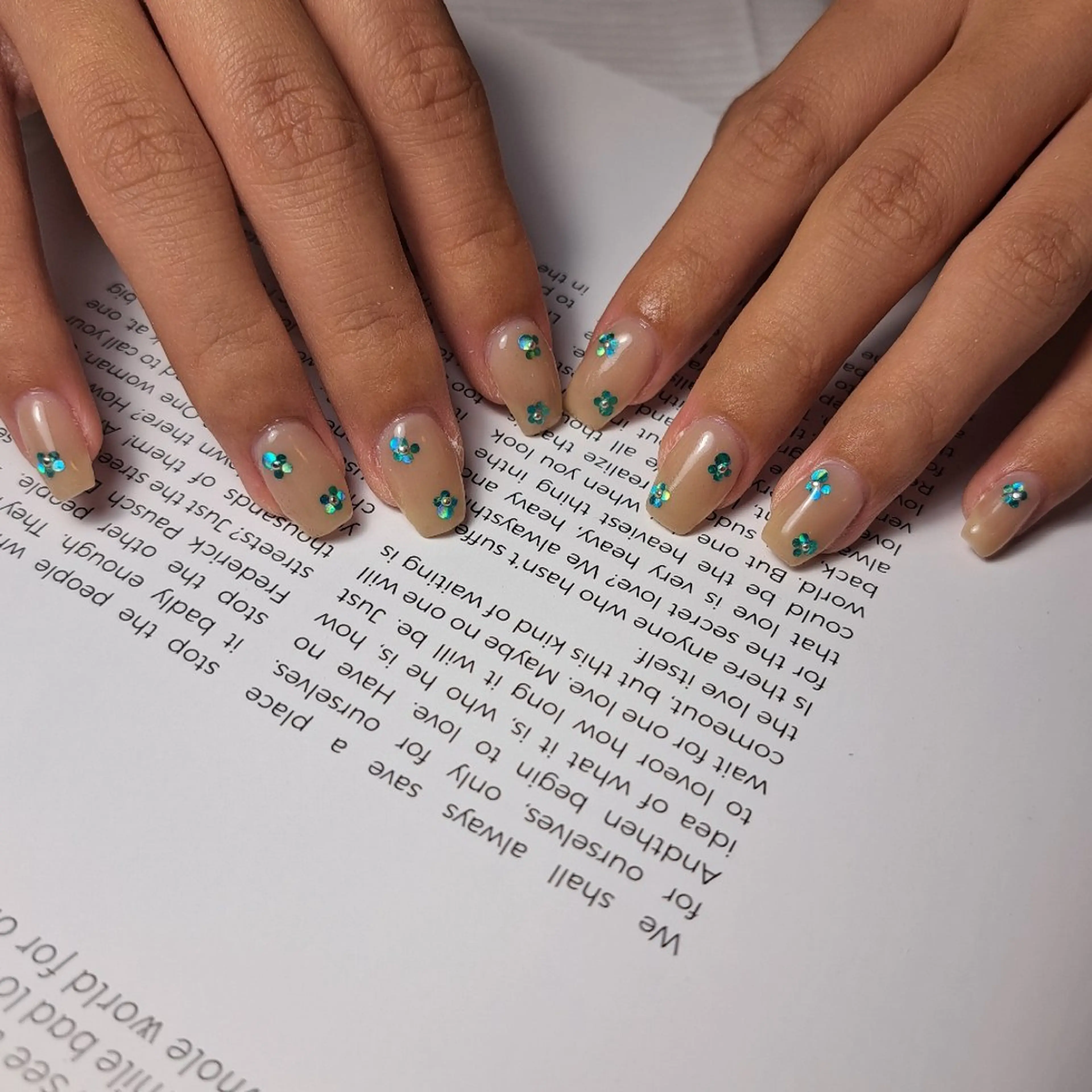 ネイル アートネイル ジェルネイル ホログラムネイル 持ち込み Nail mood /アートし放題のネイルデザイン