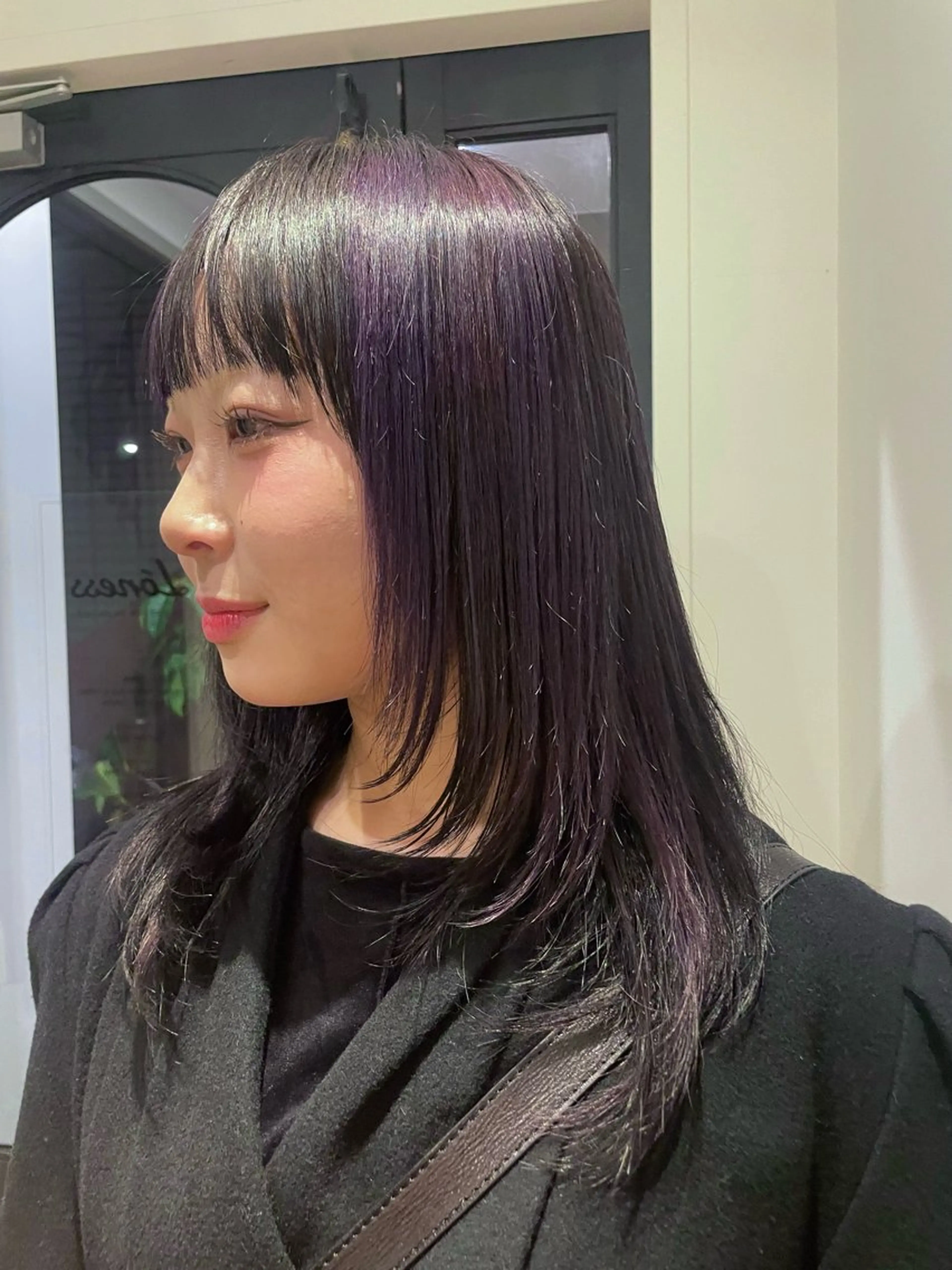 ミディアム カラー 黒髪 パープルカラー ヘアカラー リカ/ハイトーン ・オリーブ🍀のヘアスタイル